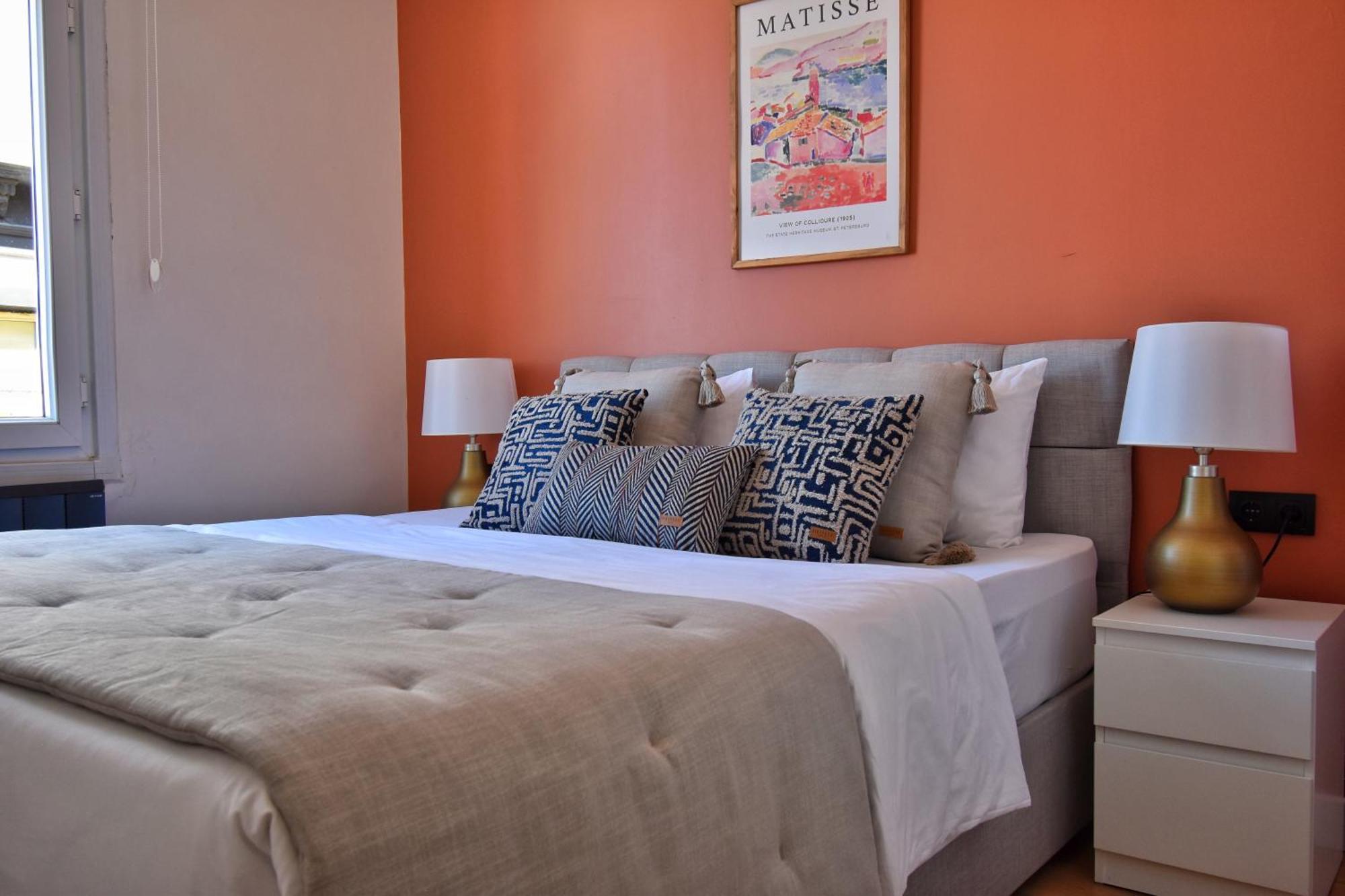 Apartment Cozy Renovated 3br Near Taksim- Santur D10