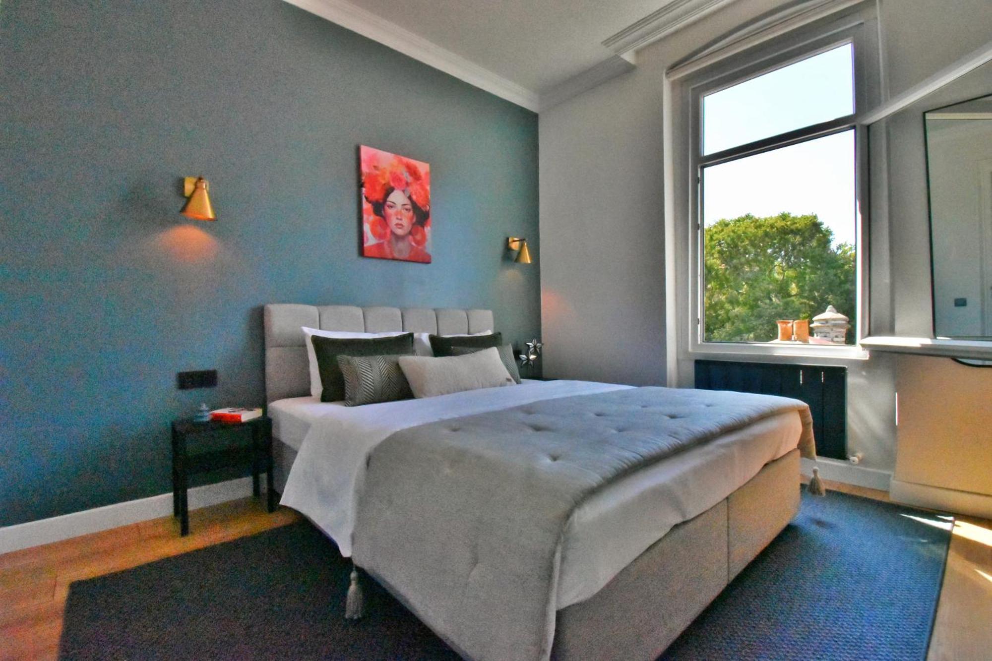 Cozy Renovated 3br Near Taksim- Santur D10 Apartment