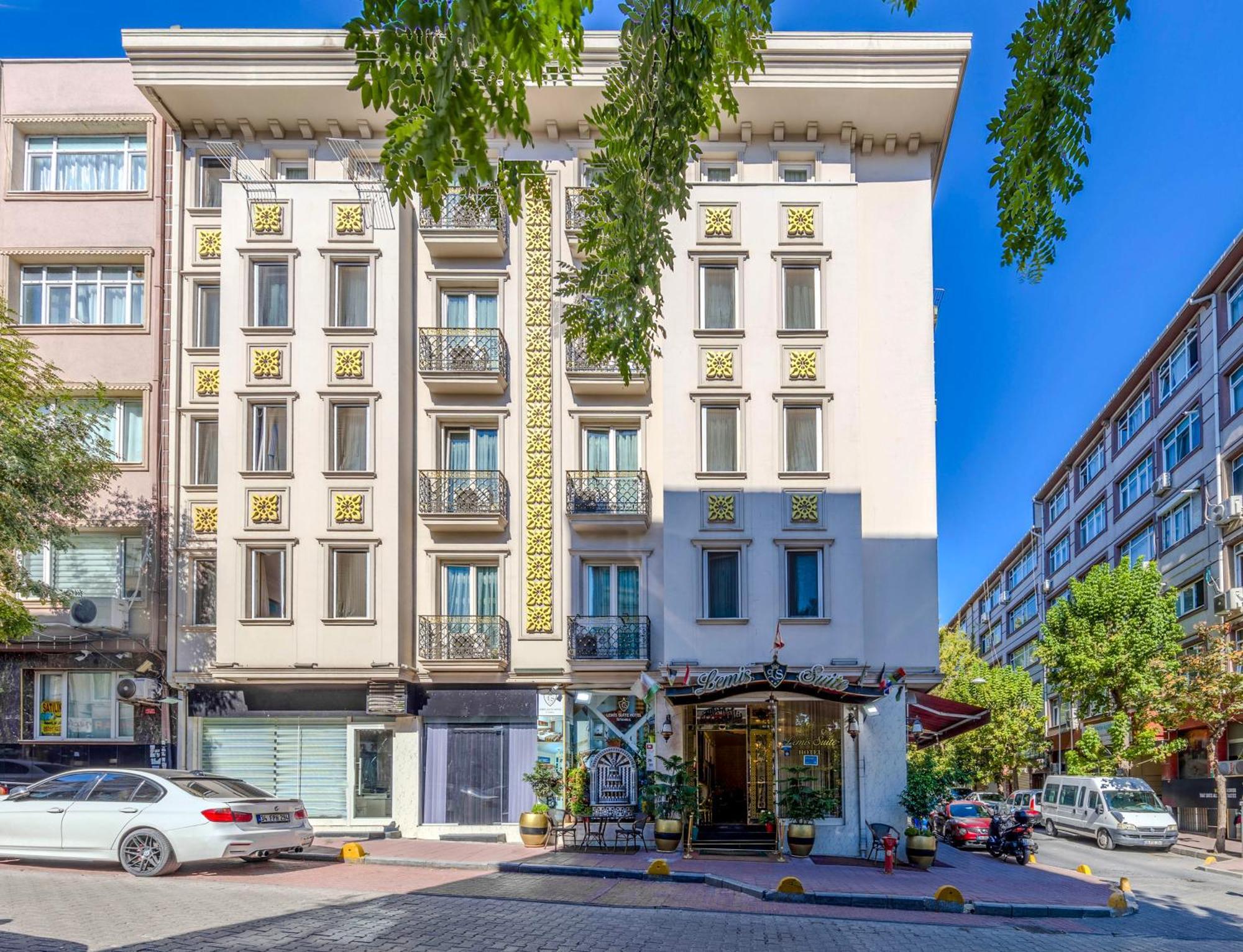 Aparthotel Lemis