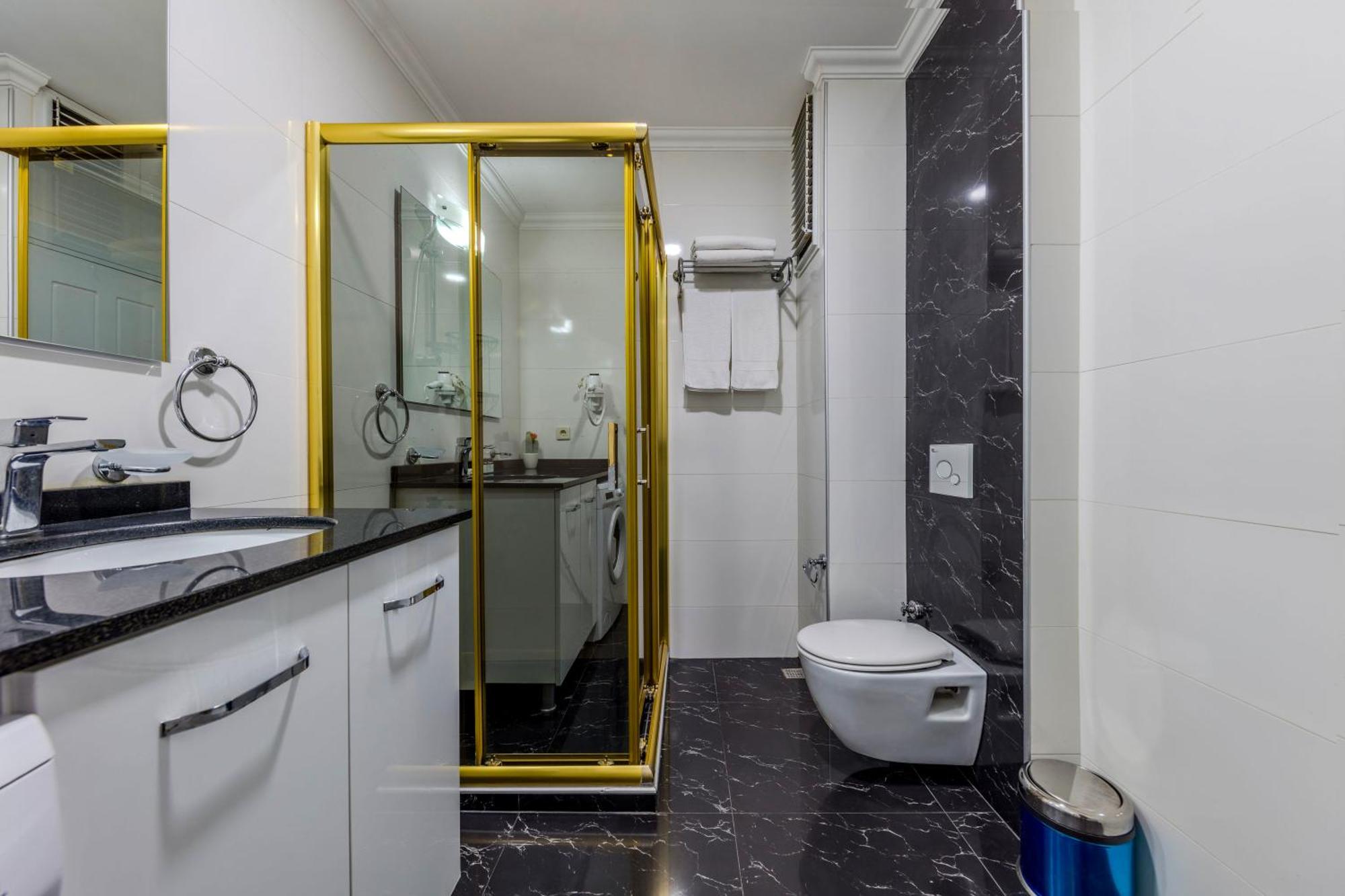 Lemis Aparthotel 3*