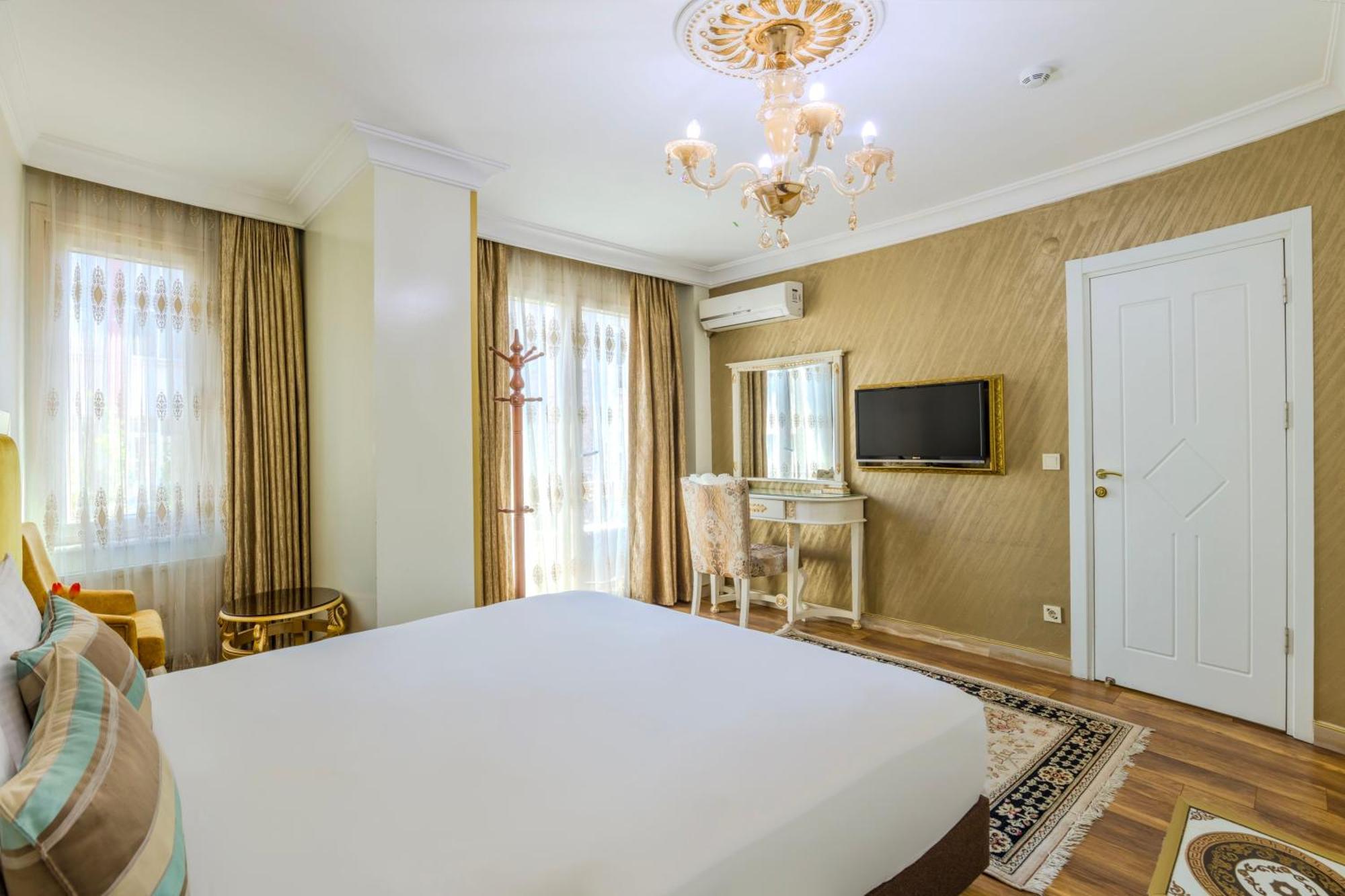 Lemis Aparthotel 3*