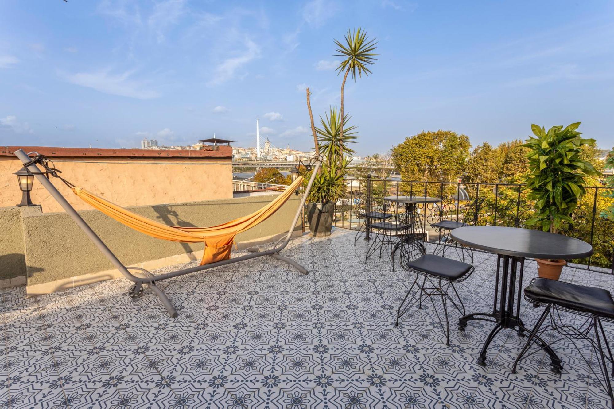 Lumina Boutique Hotel *