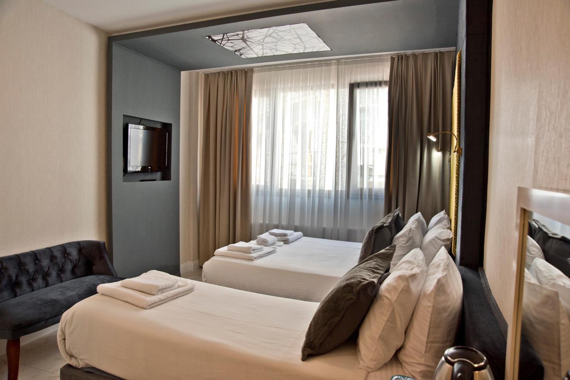 Yakut Hotel