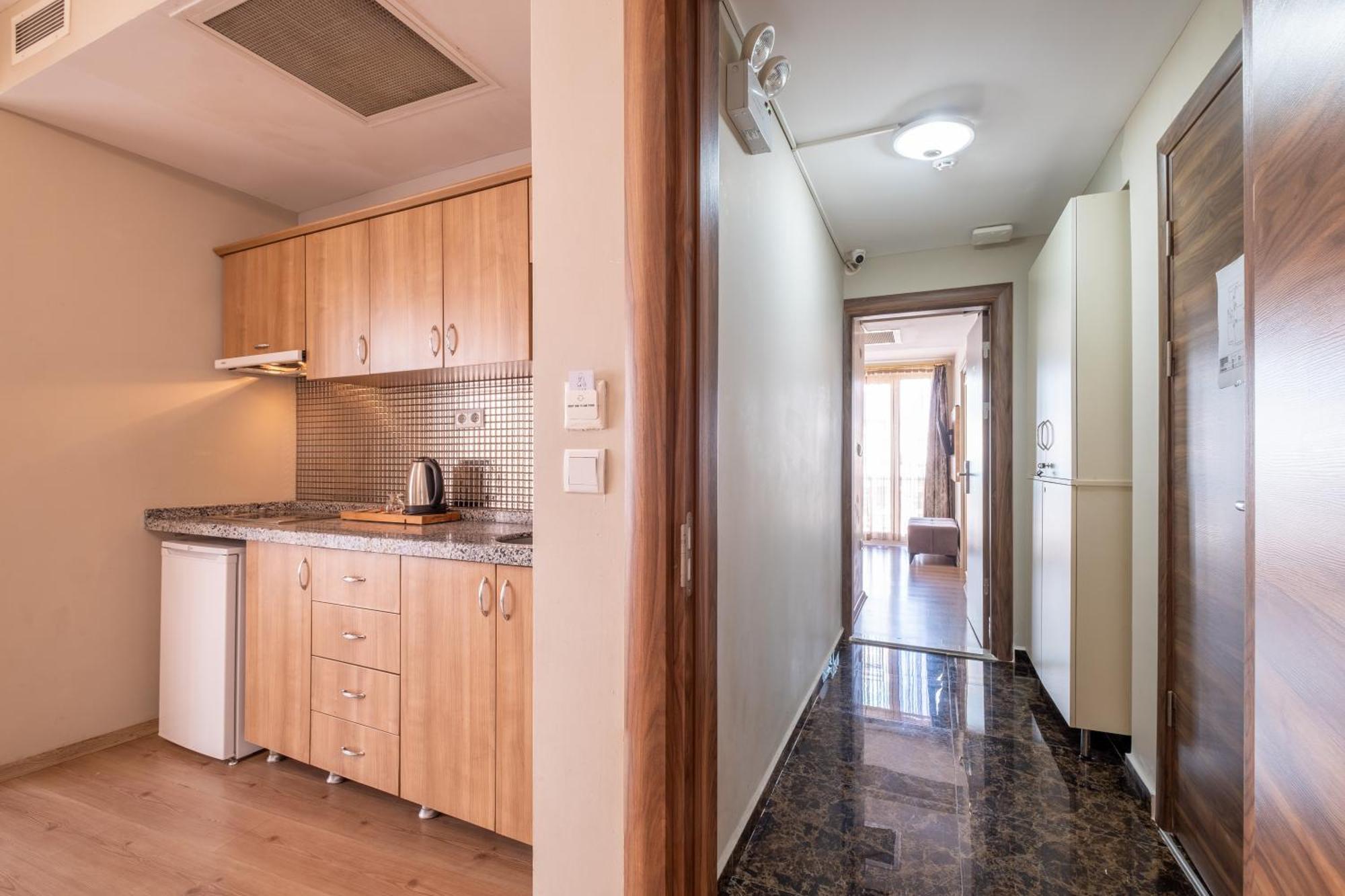Lavin & Apartment *