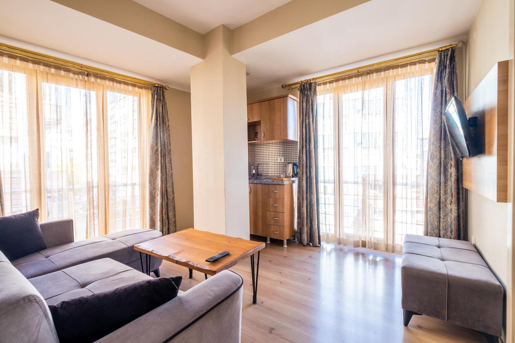 Apartment Lavin & *