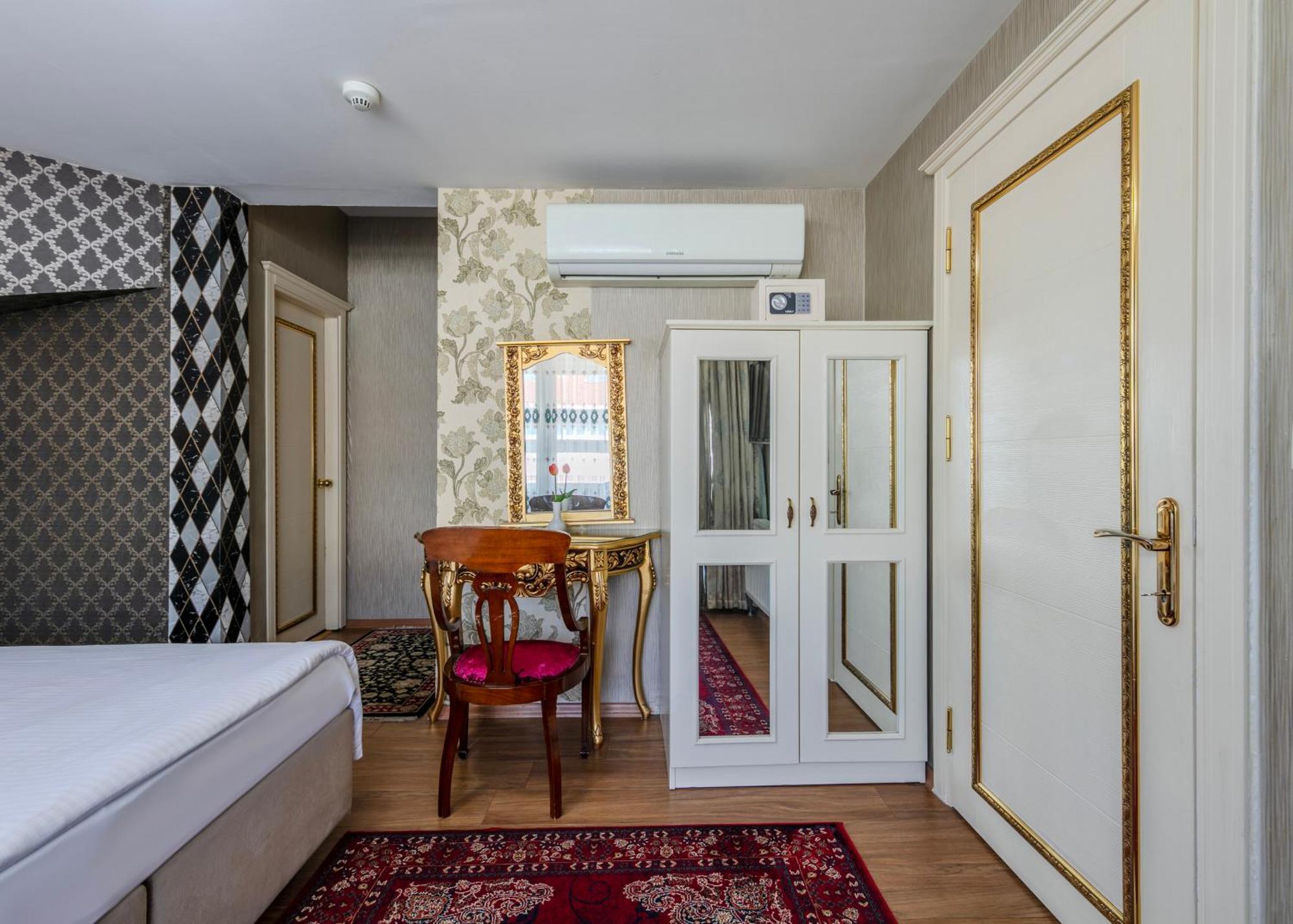 Aparthotel Lemis