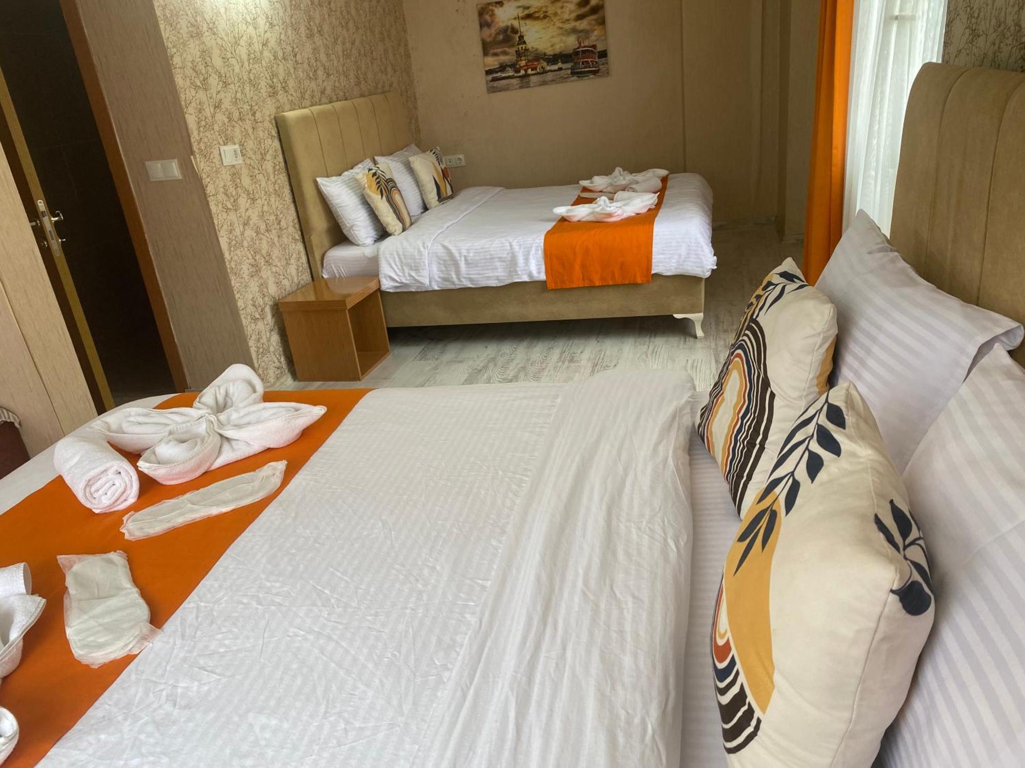 Aura Aparthotel *