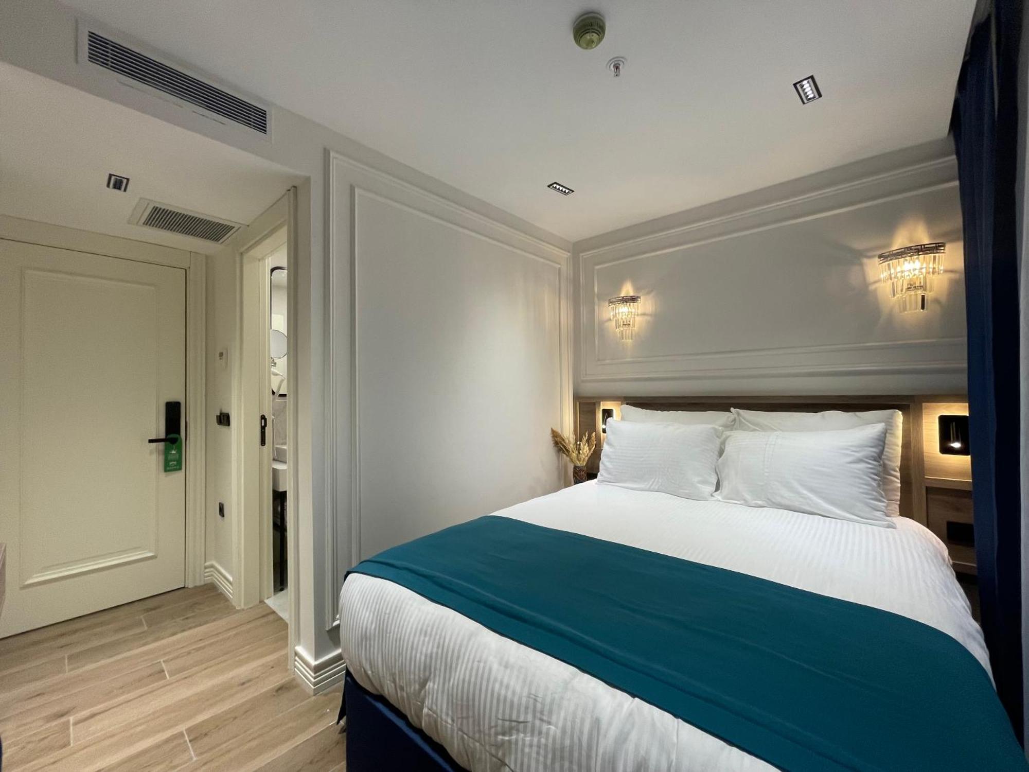 Mona Bosphorus Hotel 4*