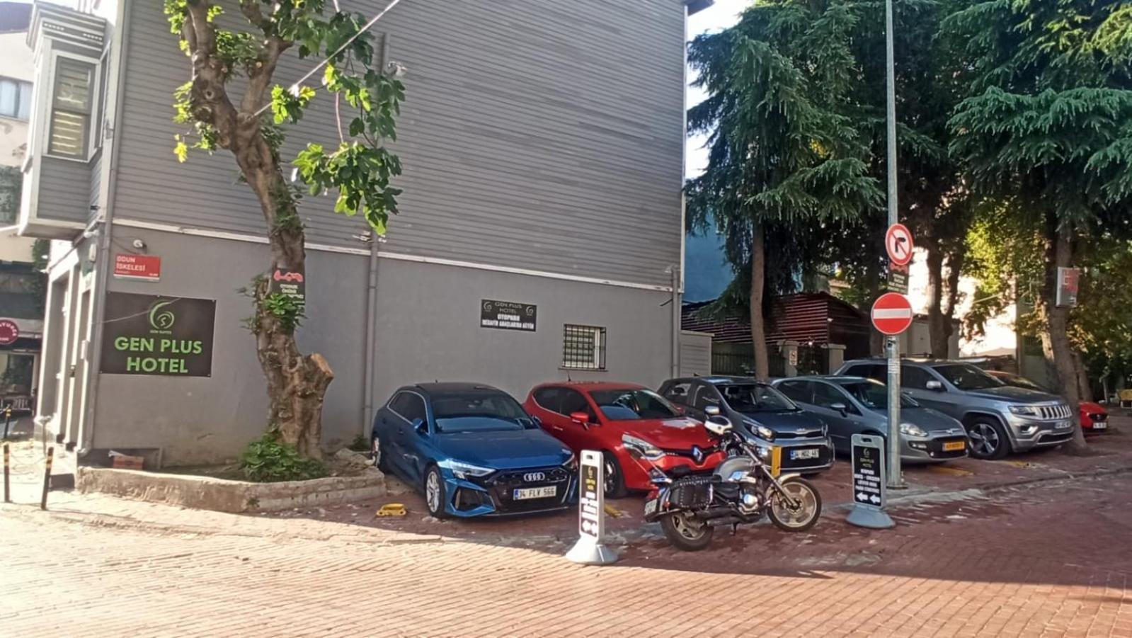 Gen Hotel