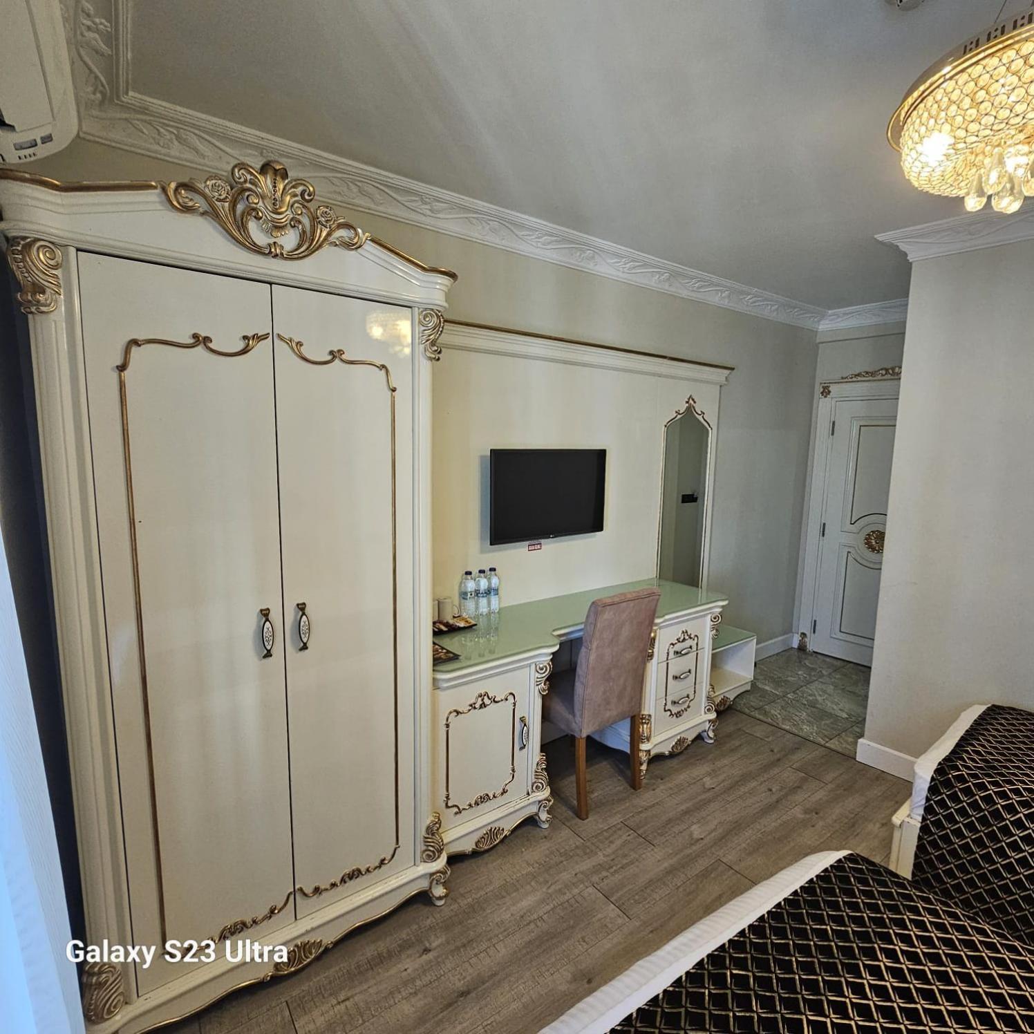 Town Hotel 3*