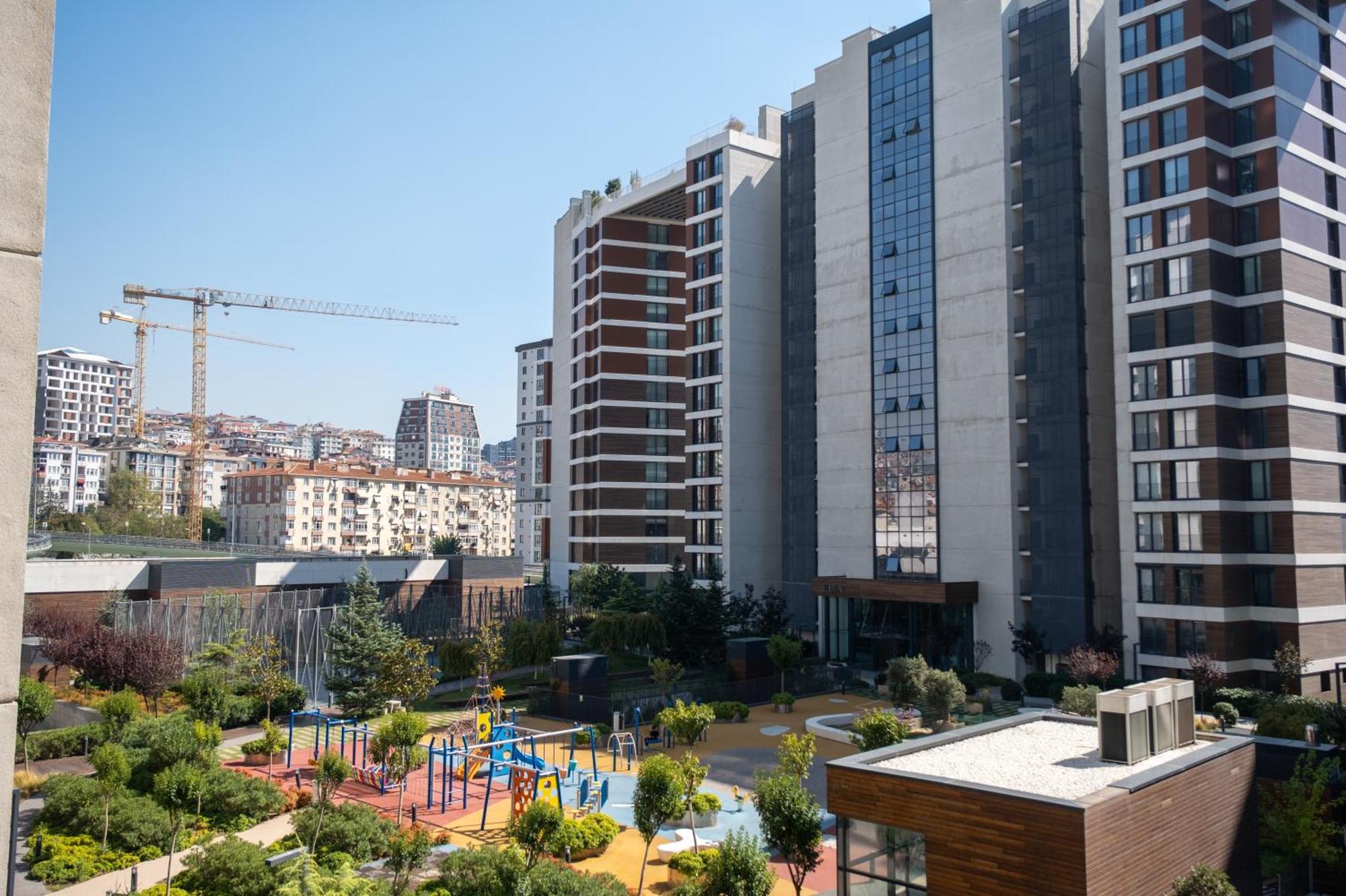 Apartment Golden Stones House Garden And View