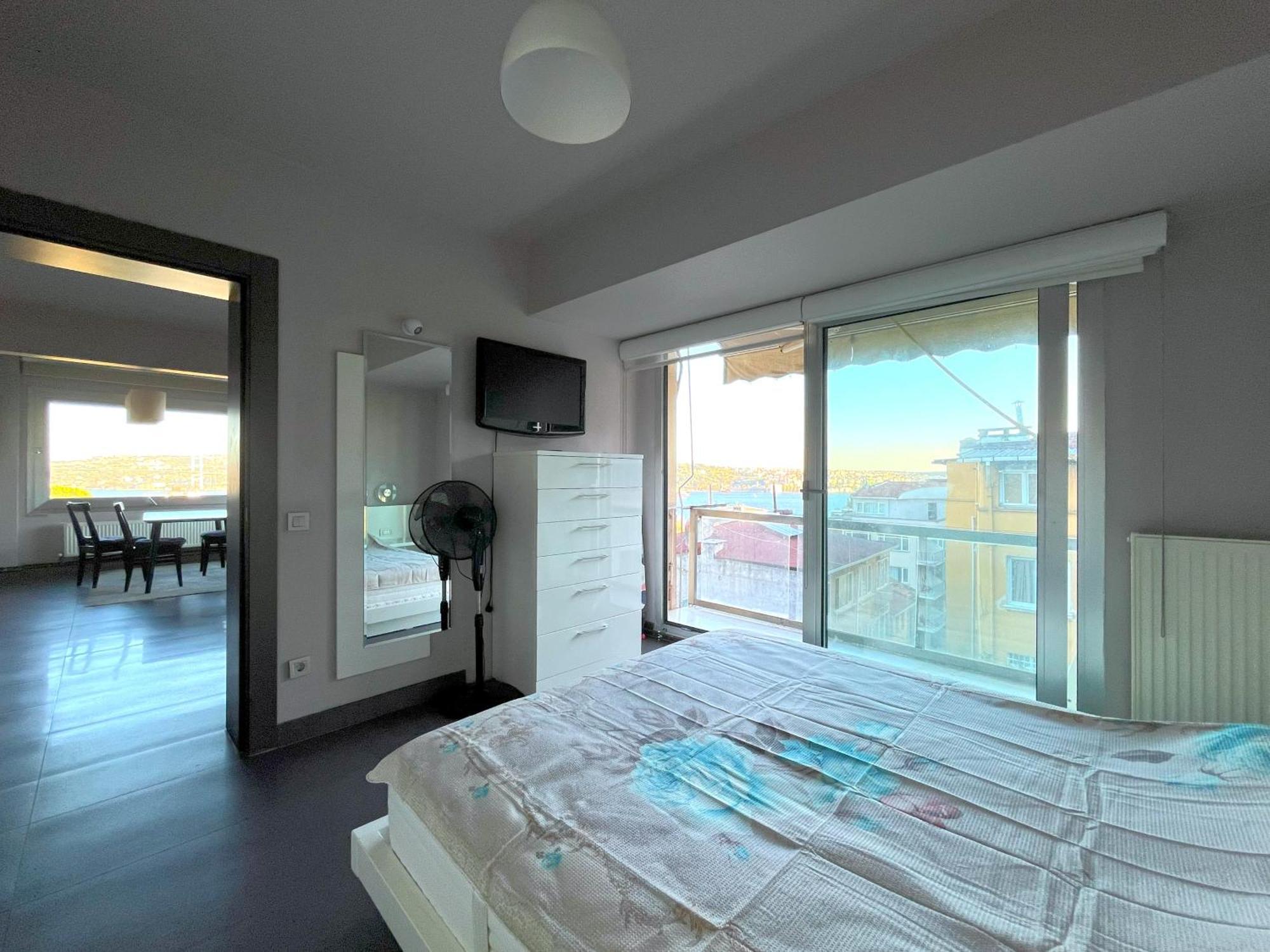 Apartment Stylish With Bosphorus View In Besiktas
