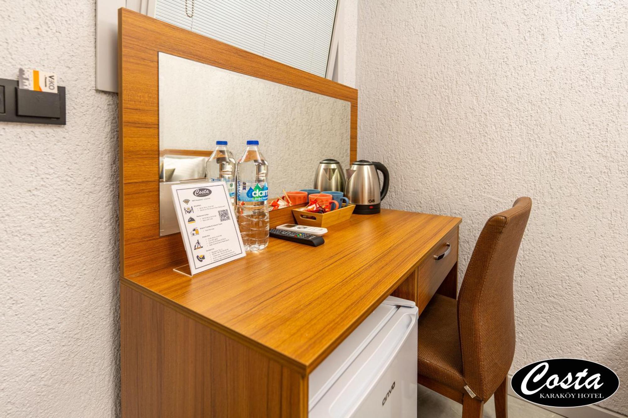 Costa Karakoy Hotel *