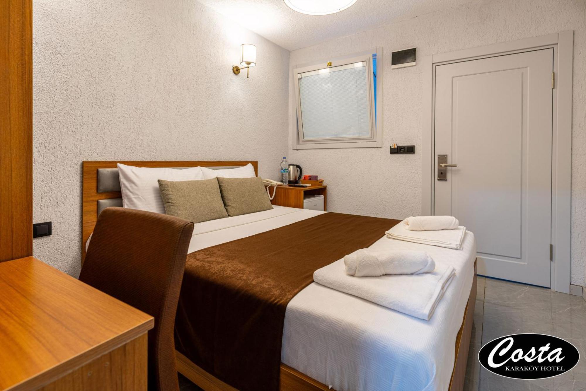 Costa Karakoy Hotel *