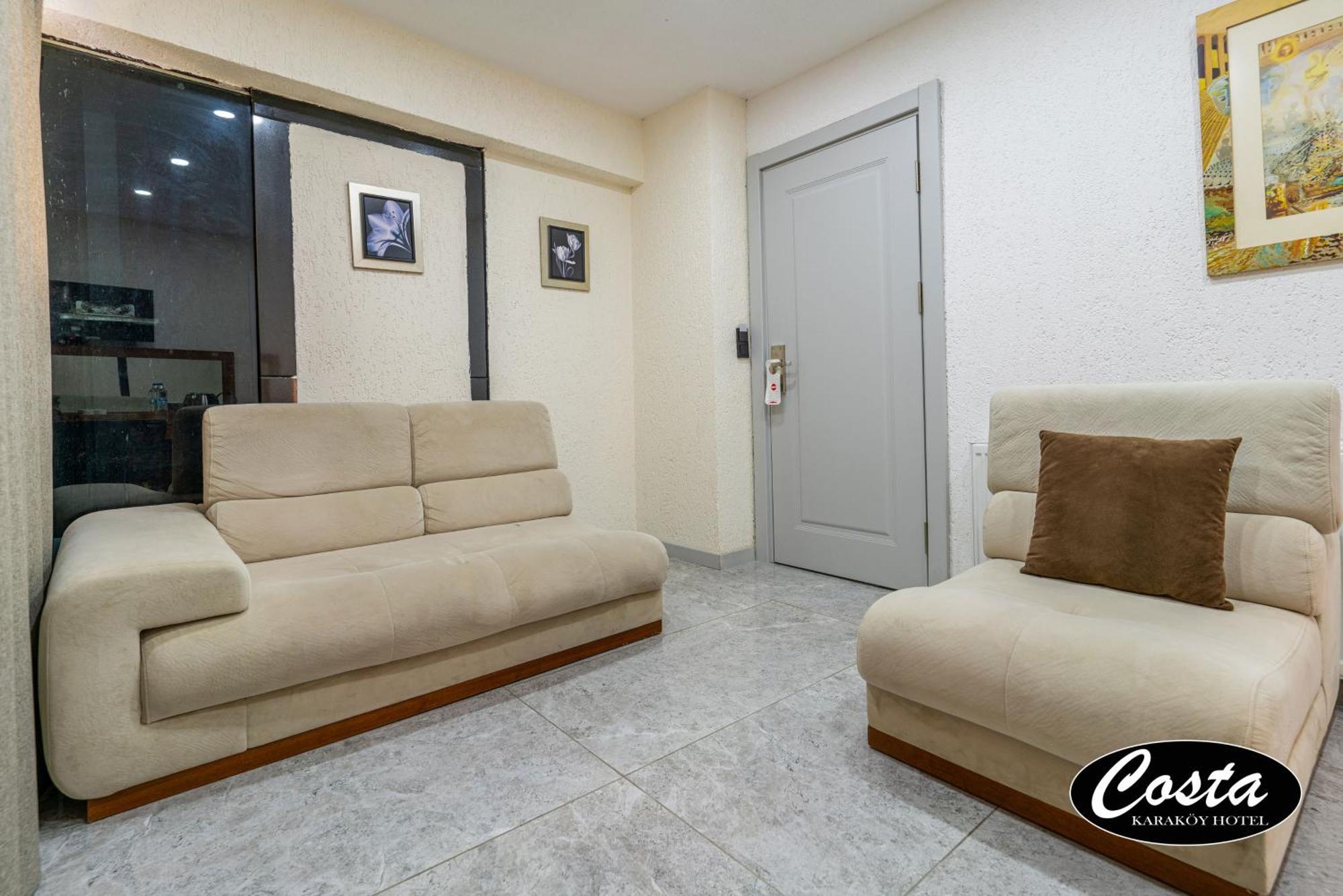 Costa Karakoy Hotel *