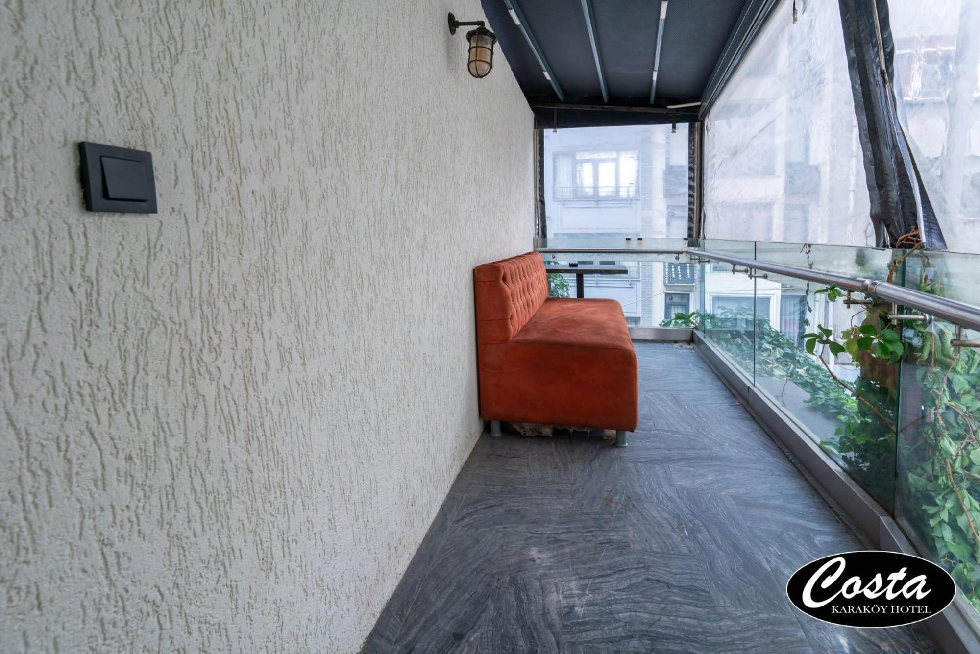 Costa Karakoy Hotel *