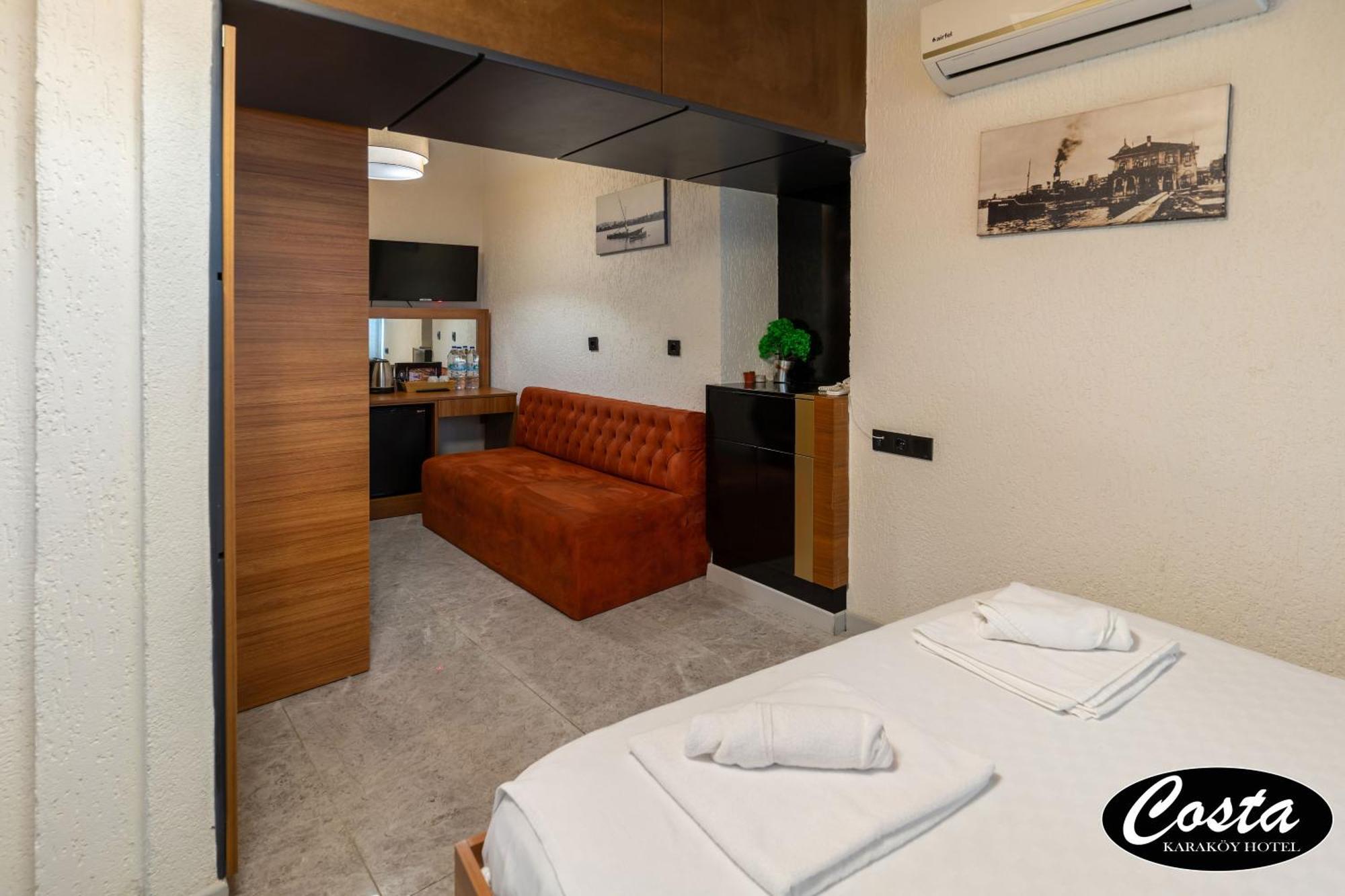Costa Karakoy Hotel *