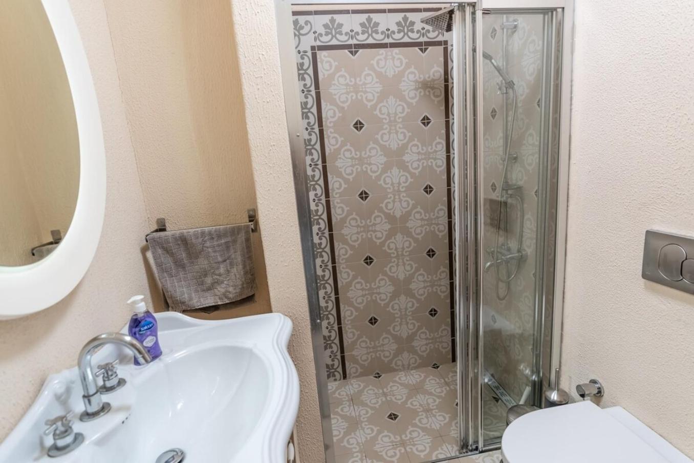 Cukurcuma 2br Stylish Interior Istanbul