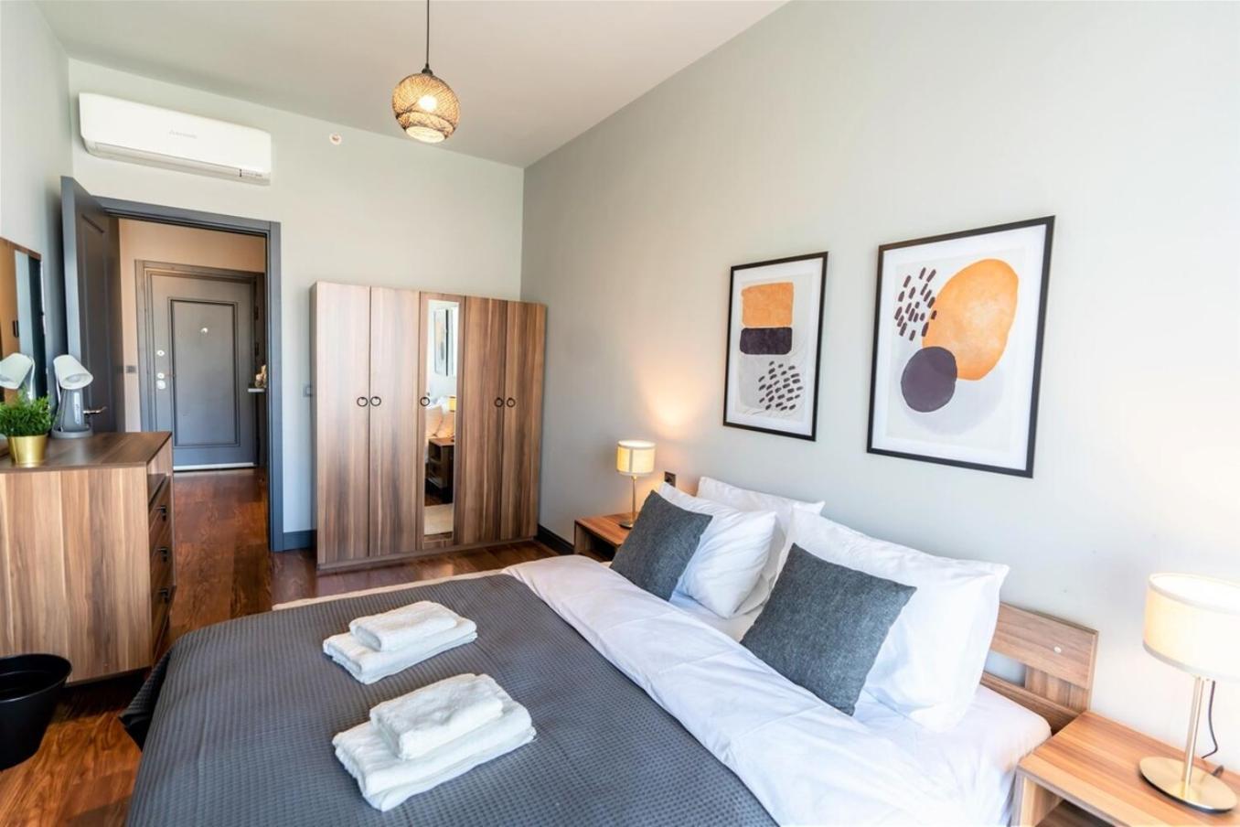 Bright And Modern With Stunning View Apartment