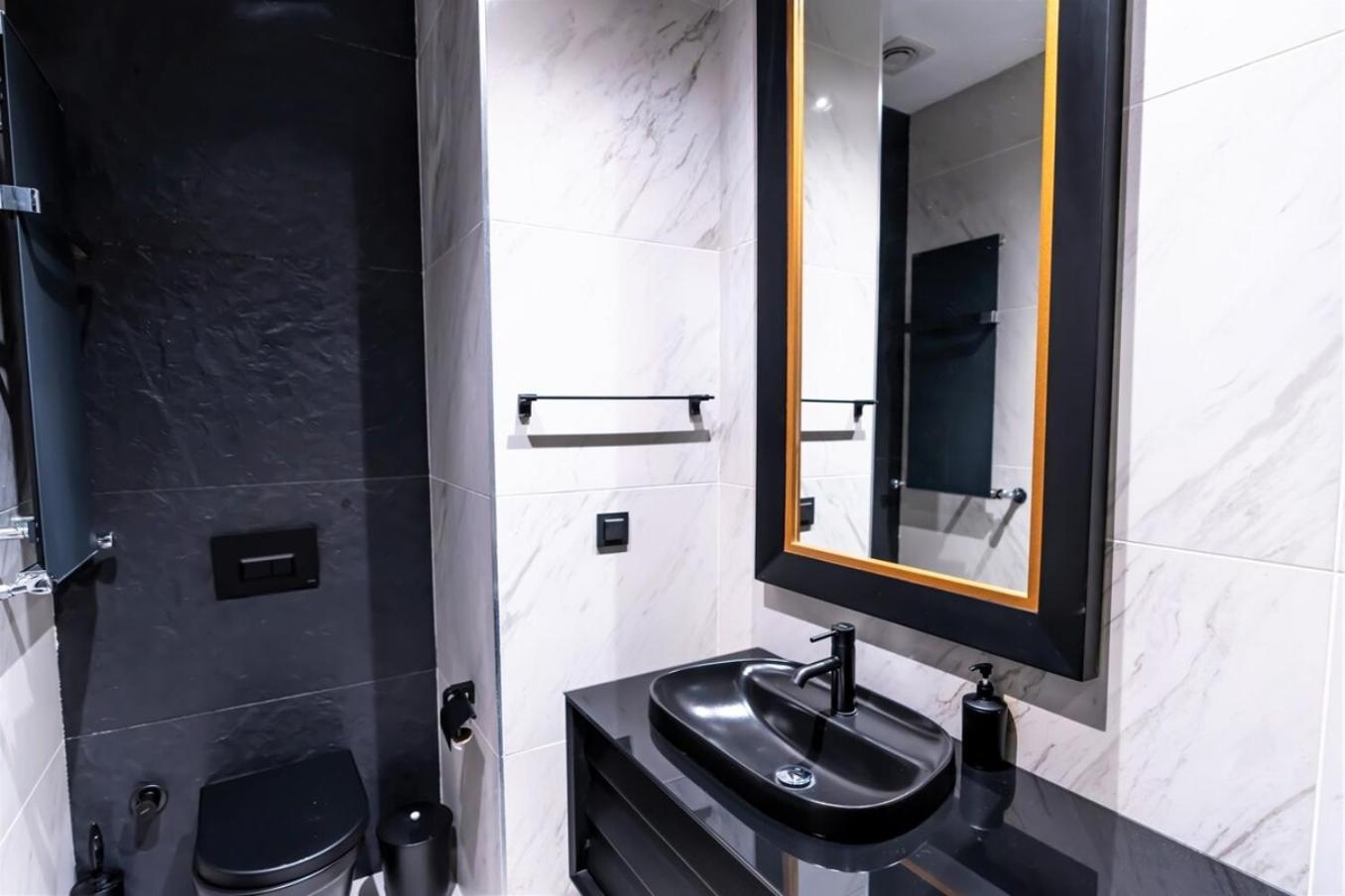 Apartment Bright And Modern With Stunning View *