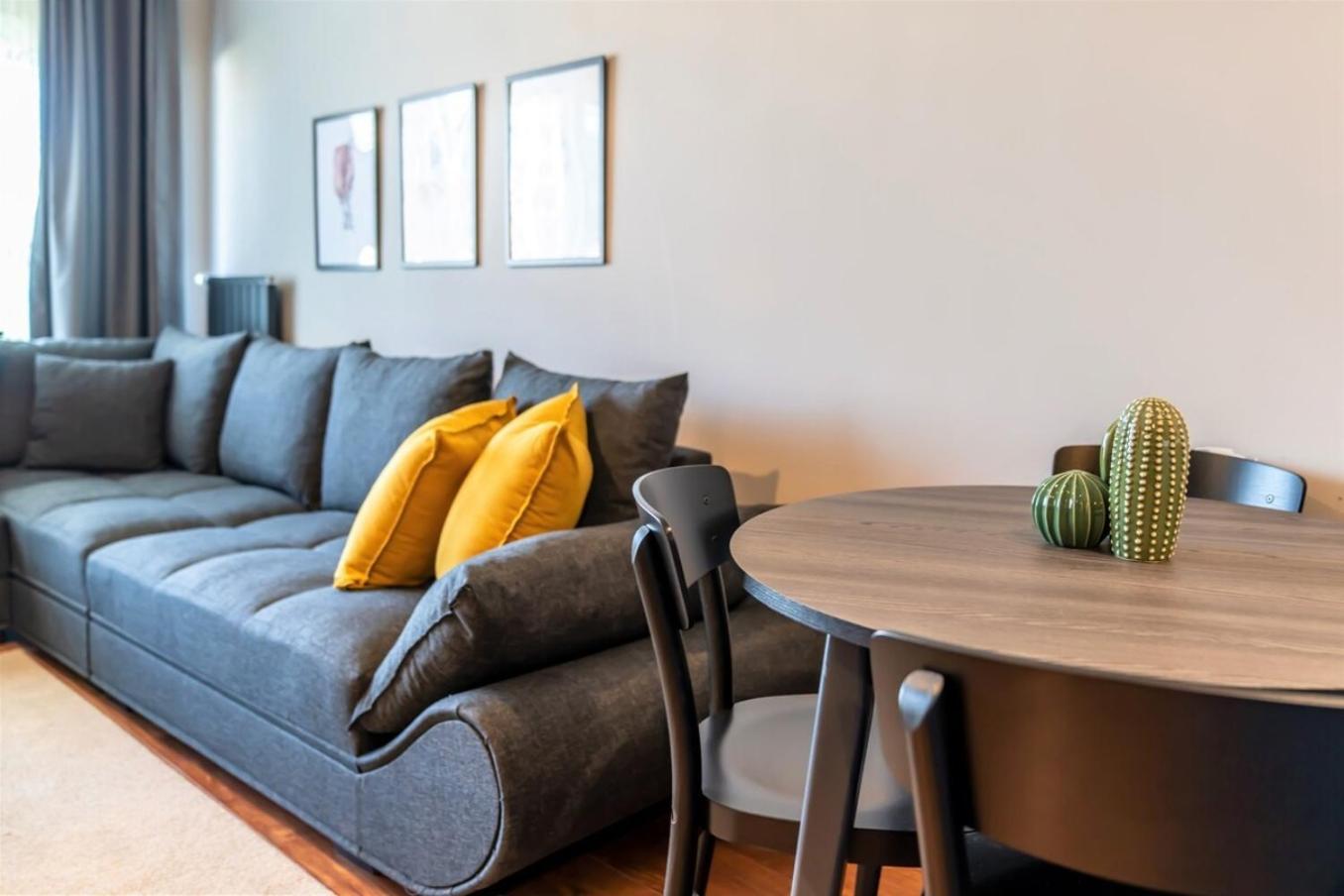Apartment Bright And Modern With Stunning View