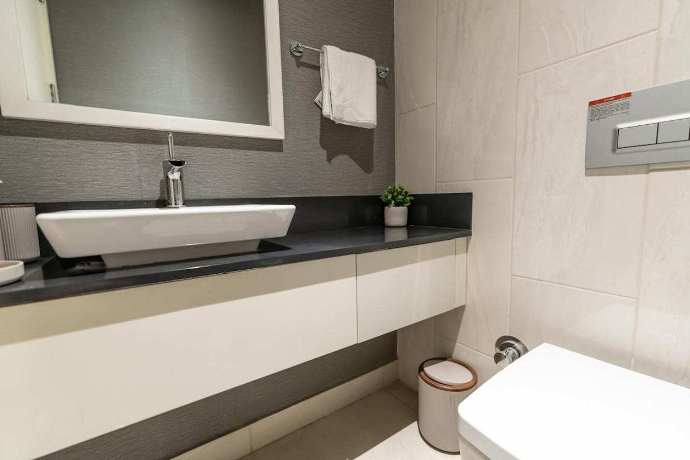 1-bdr Getaway With Poolgym Near Taksim Square Apartment *