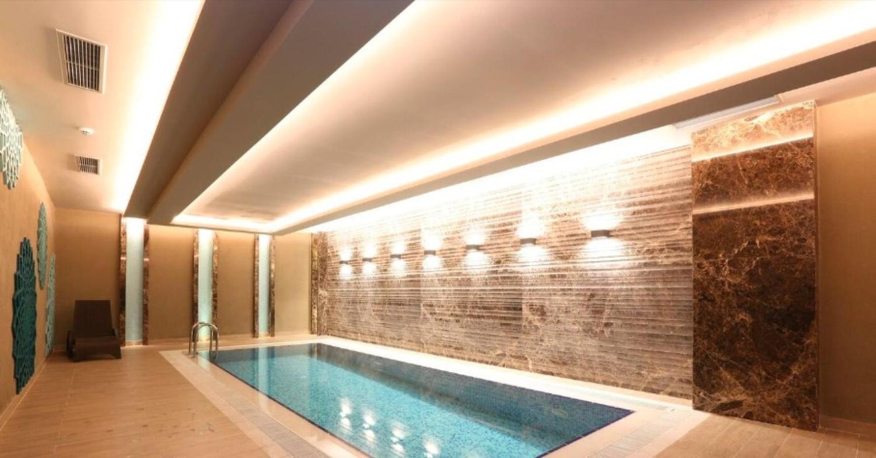 Apartment 1-bdr Getaway With Poolgym Near Taksim Square