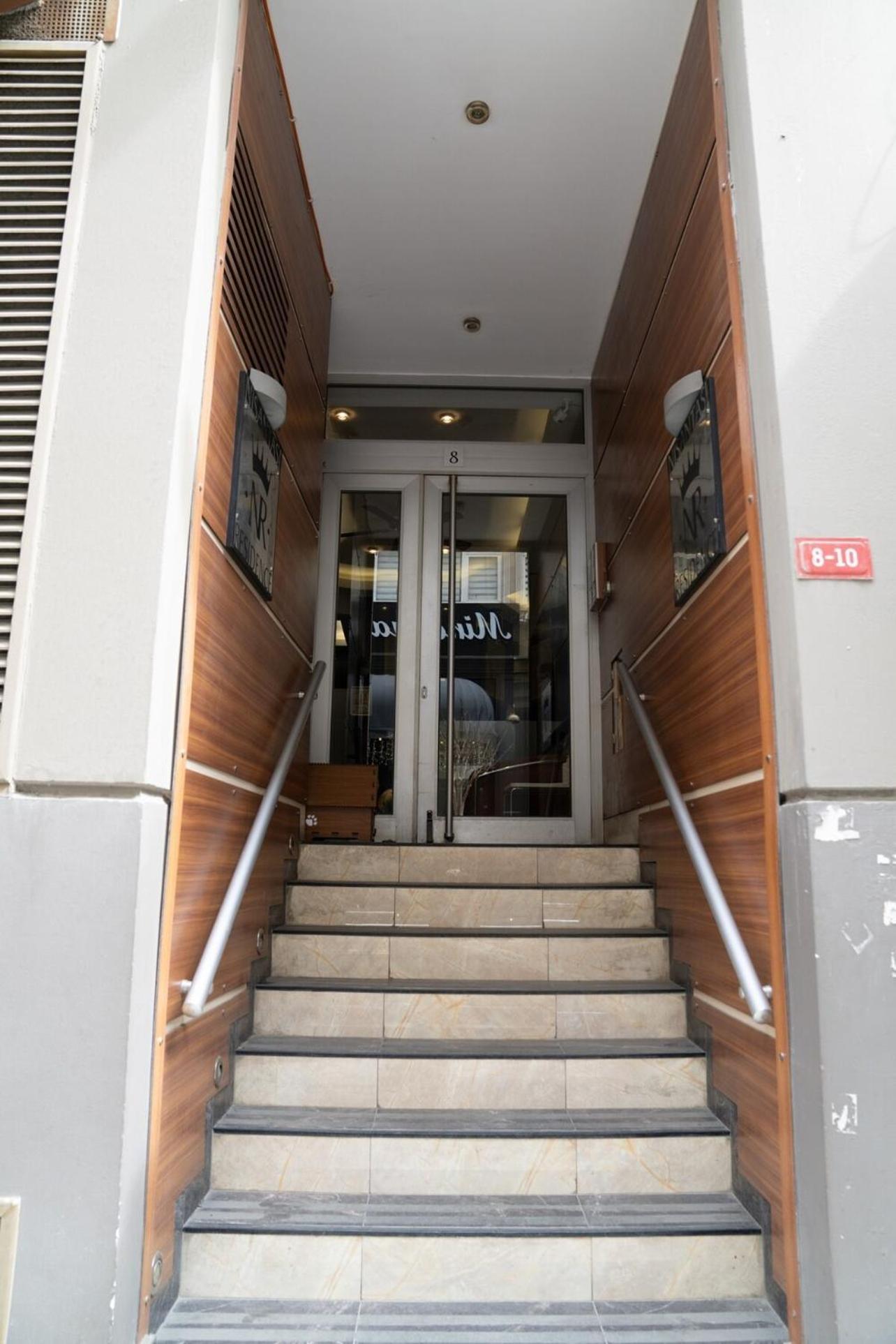Full Near Osmanbey Metro Nianta Apartment