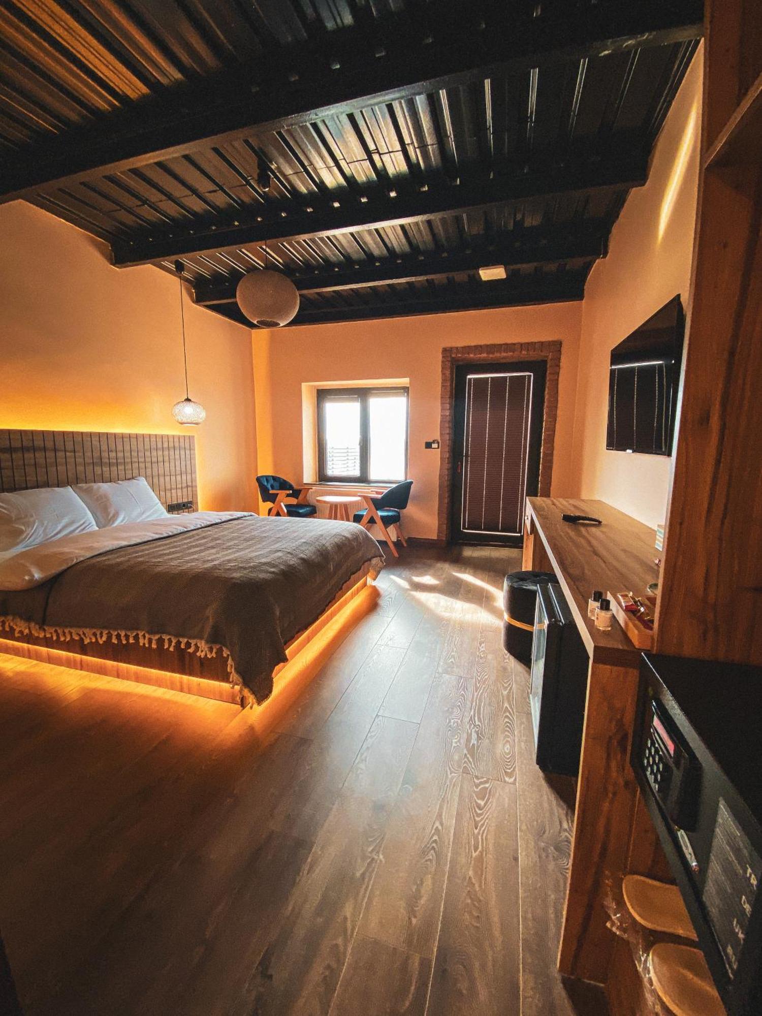 Marina Fener & Hotel *
