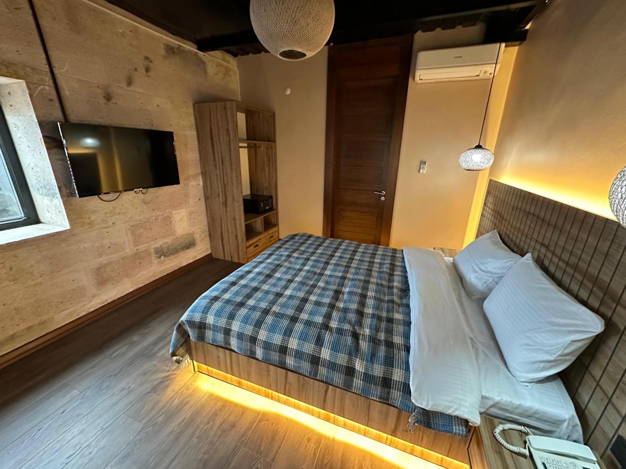Marina Fener & Hotel *