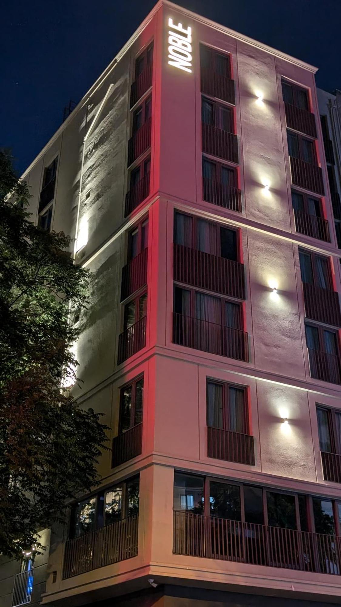 Hotel Noble Pangalti *