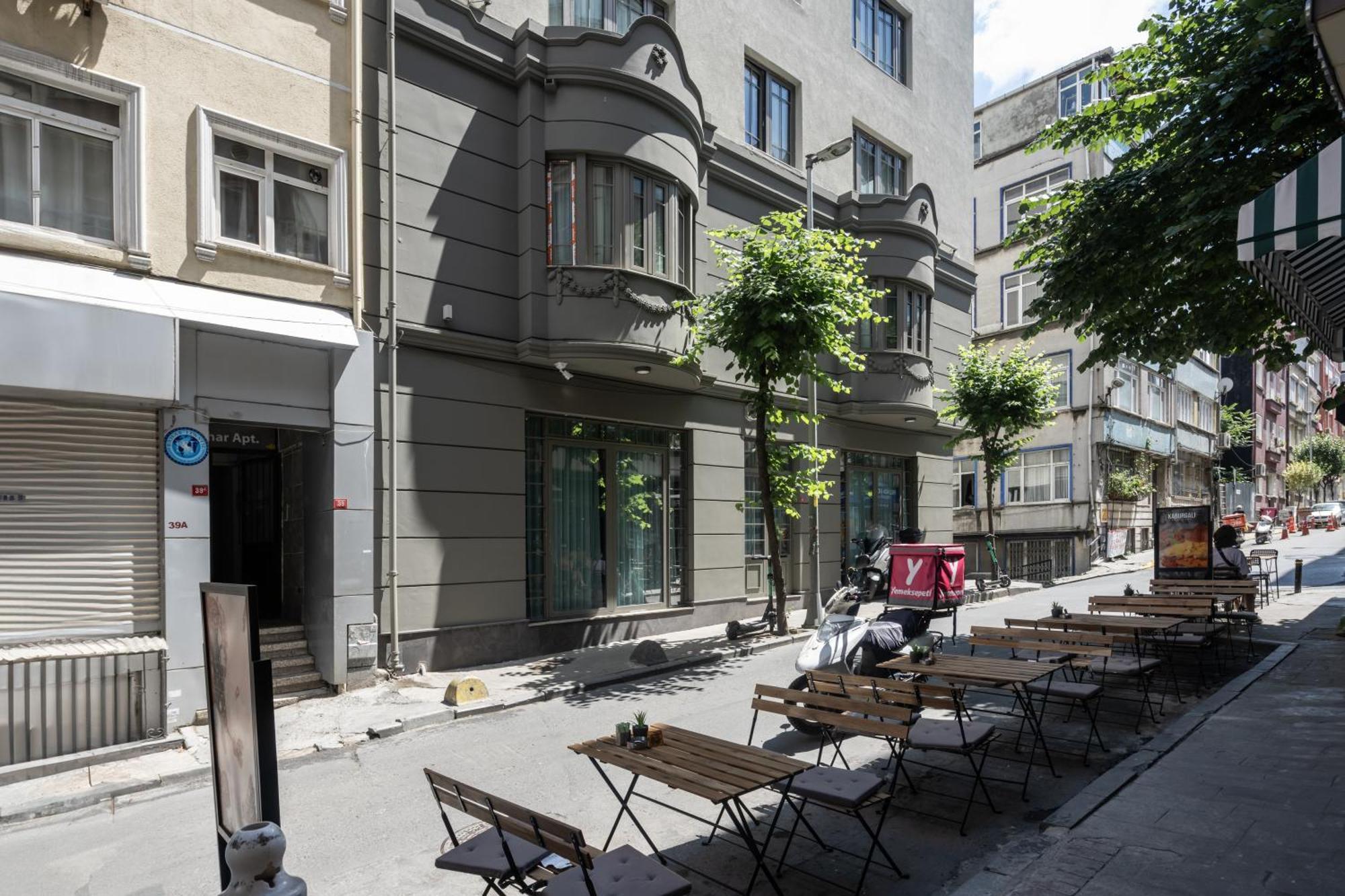 Noble Pangalti Hotel