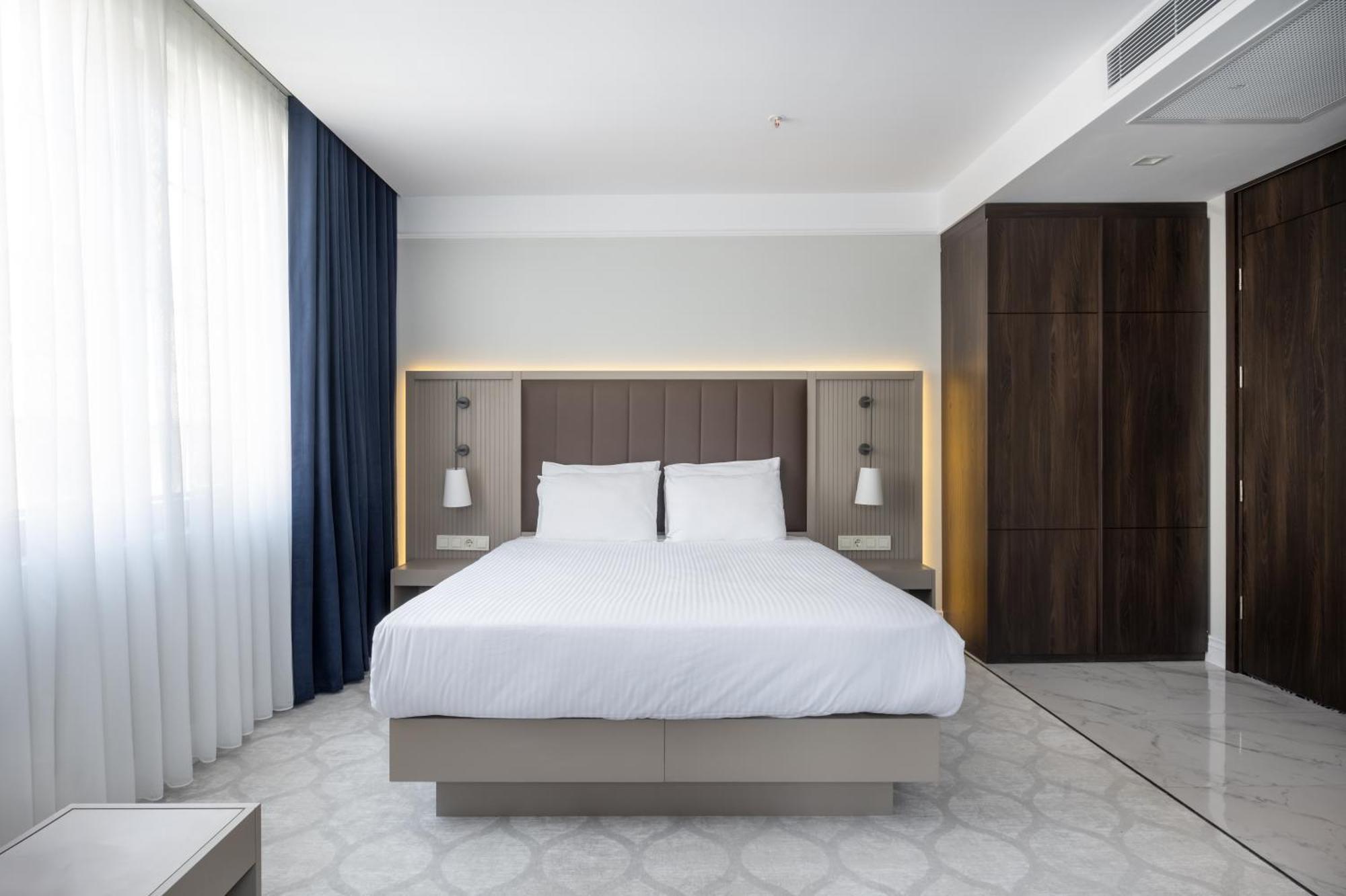 Noble Pangalti Hotel