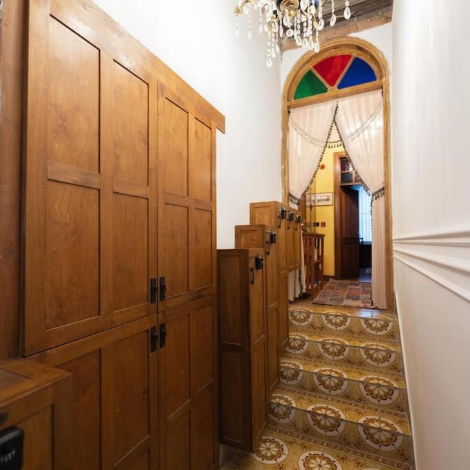 Beyoglu'nun Kalbinde Yueksek Tavanli Apartment Istanbul