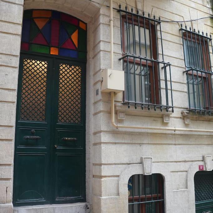 Beyoglu'nun Kalbinde Yueksek Tavanli Apartment Istanbul