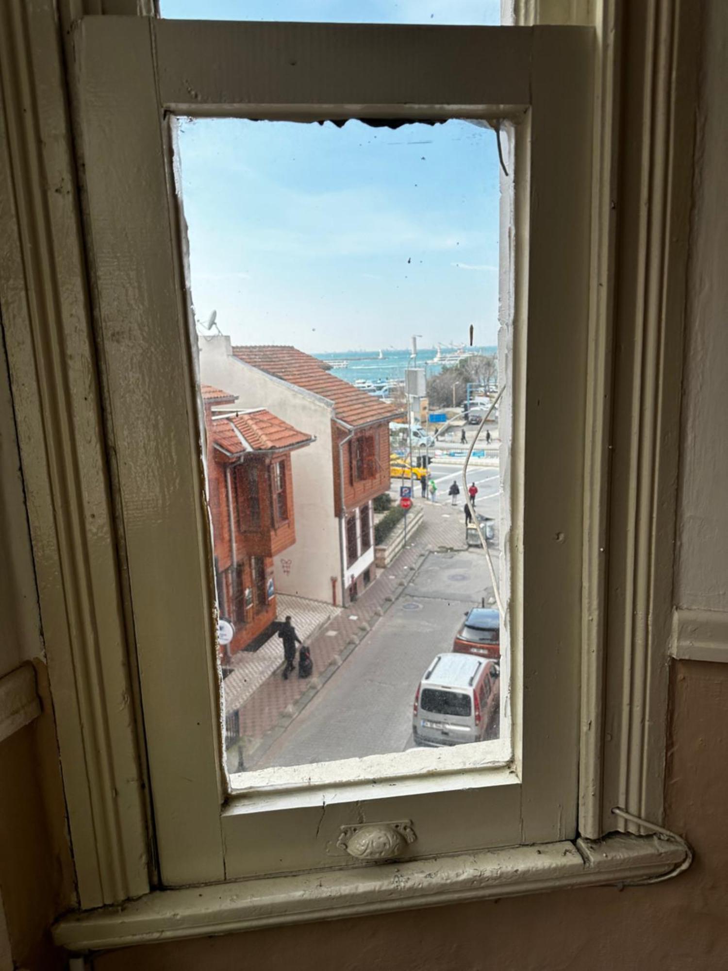 In Great Location In Kadikoy Seaside W. Amazing Shared Terrace *