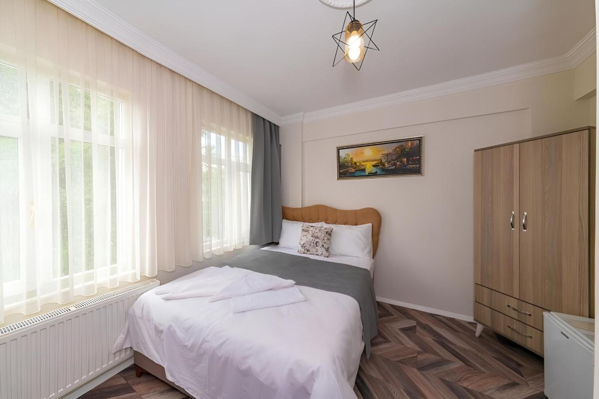 Hotel Grand Romanos
