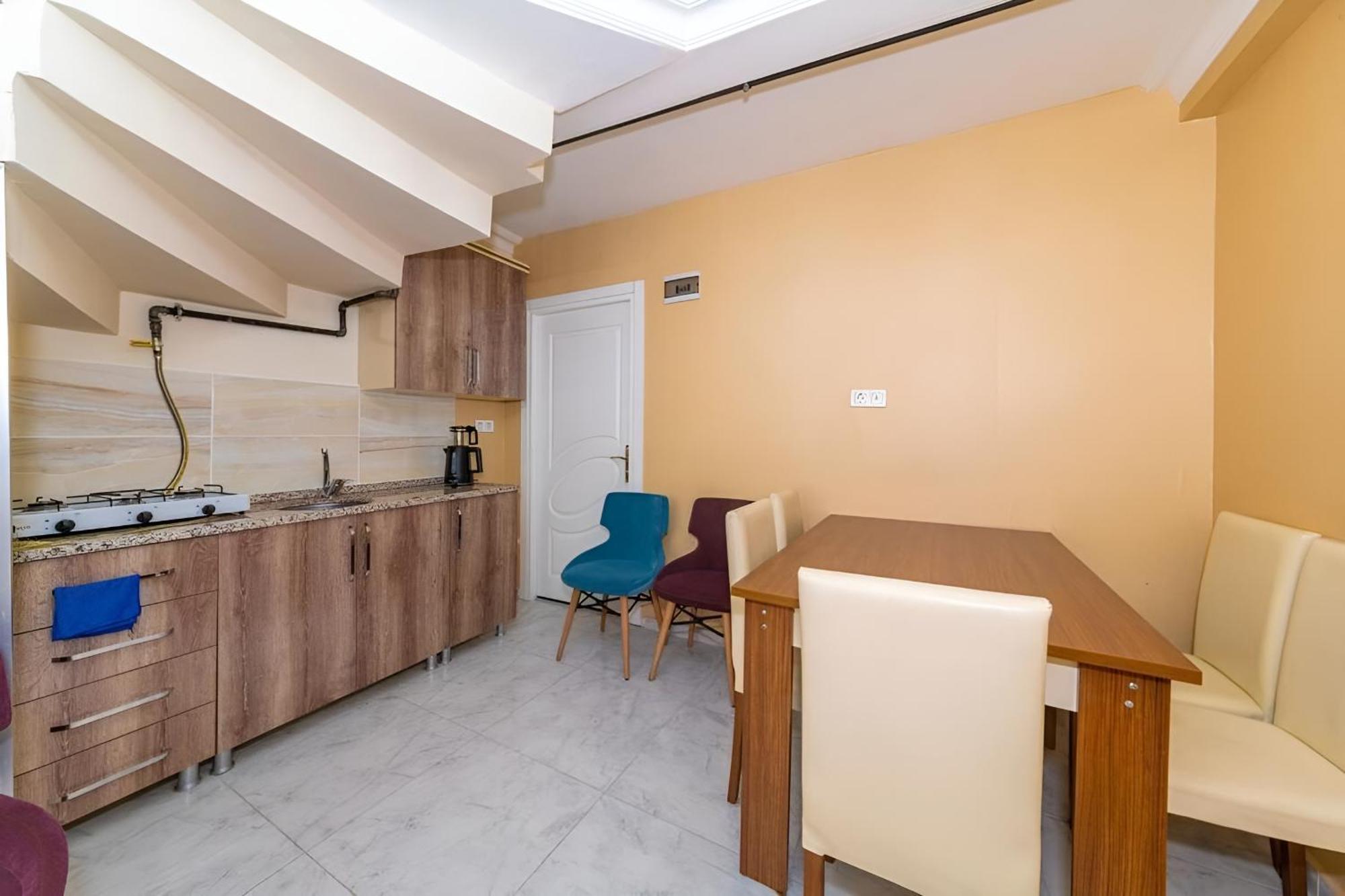 Hotel Grand Romanos
