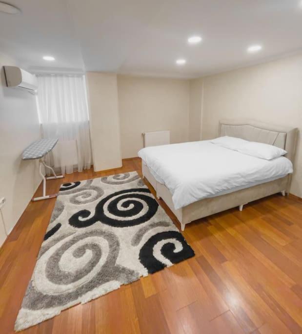 Ground Floor In A Quiet Area 17 Apartment *