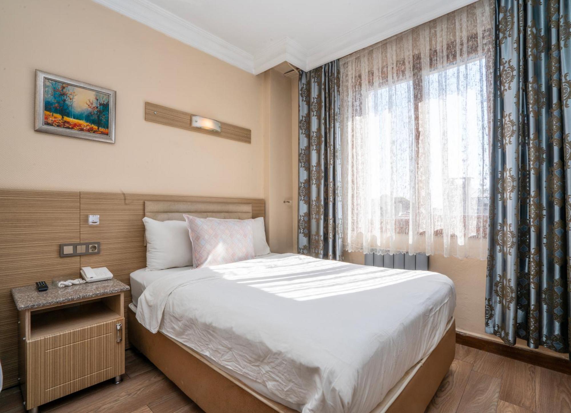 Grand Reis Hotel
