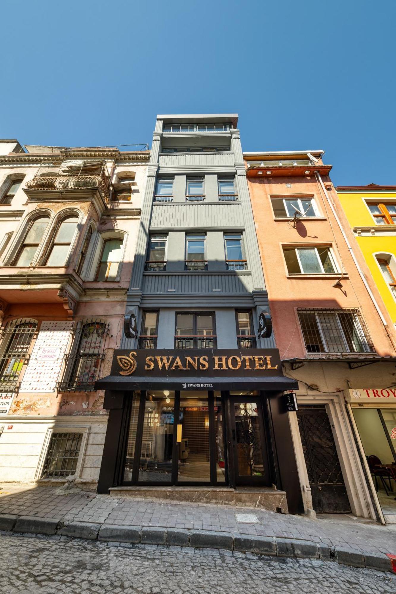 Swans Old Grand Bazaar * Istambul