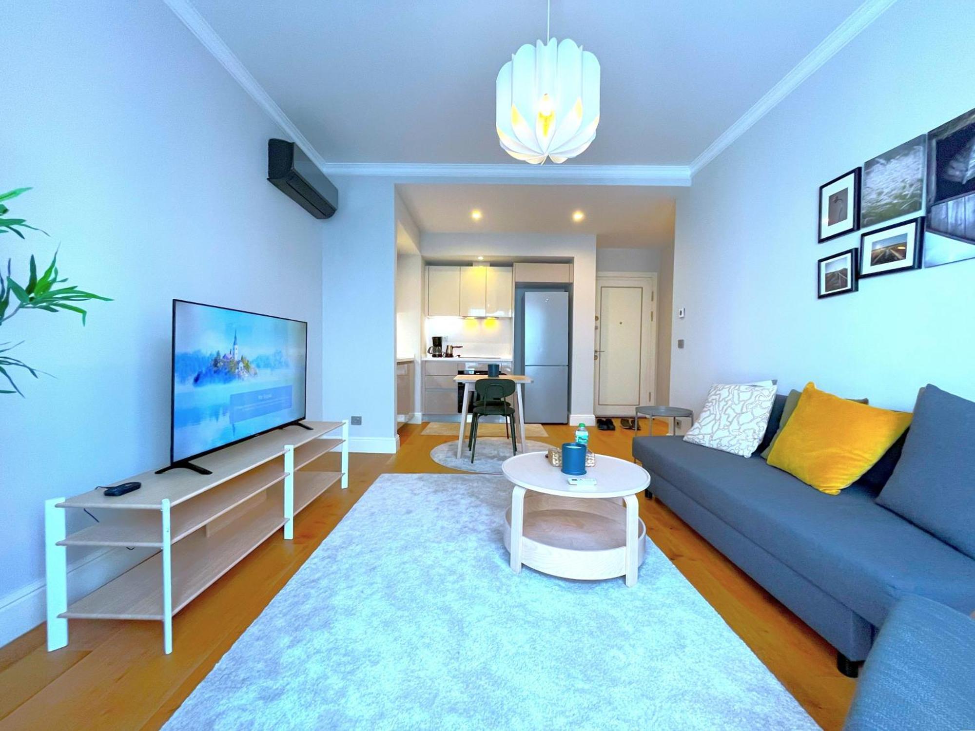 Taksim 360 *