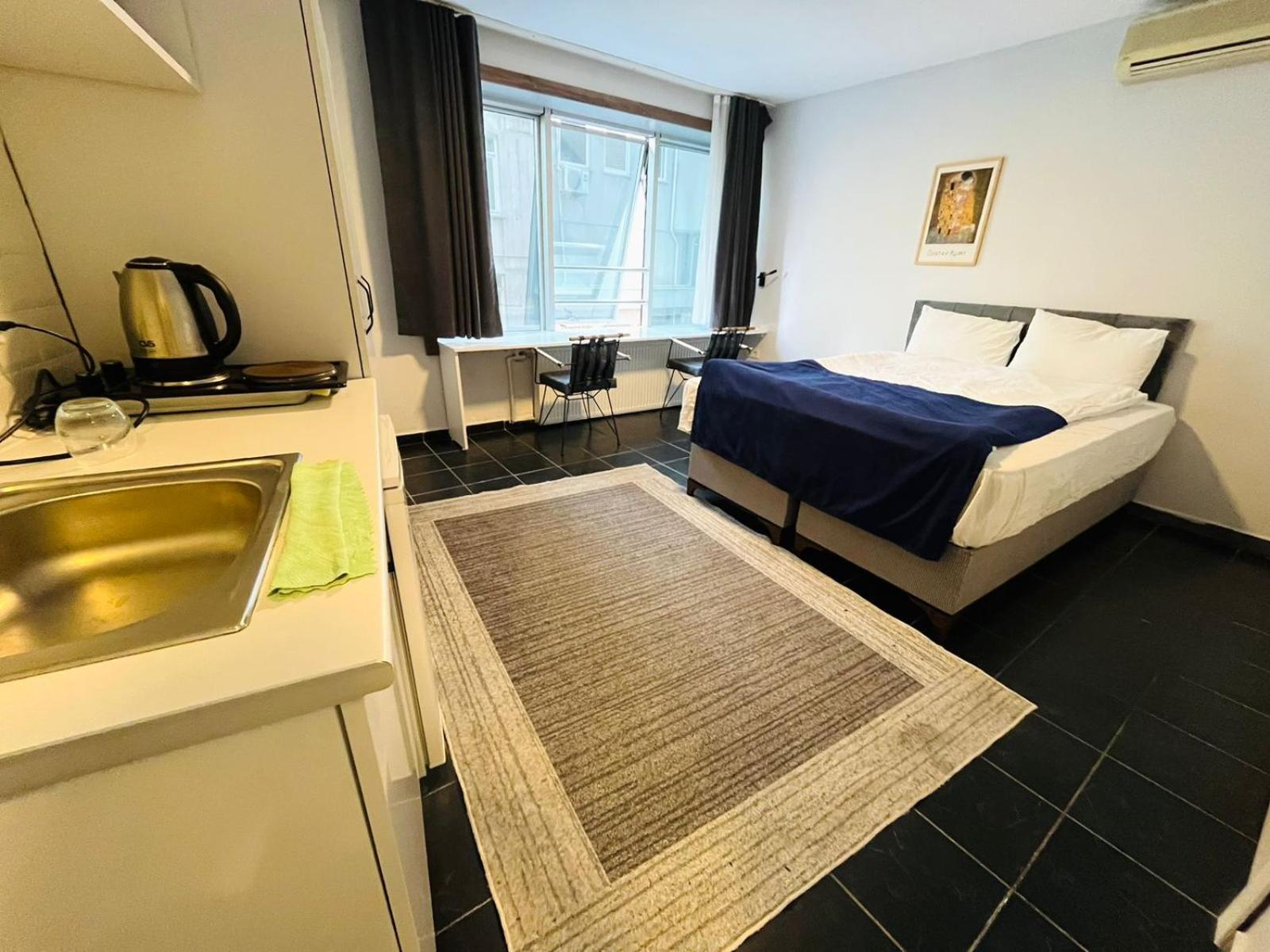 In A Digital Nomad House 106 Apartment