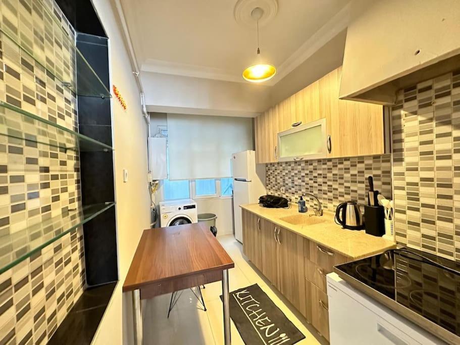 New Comfy Flat, 4br, 4acs, Taksim Apartment Istanbul