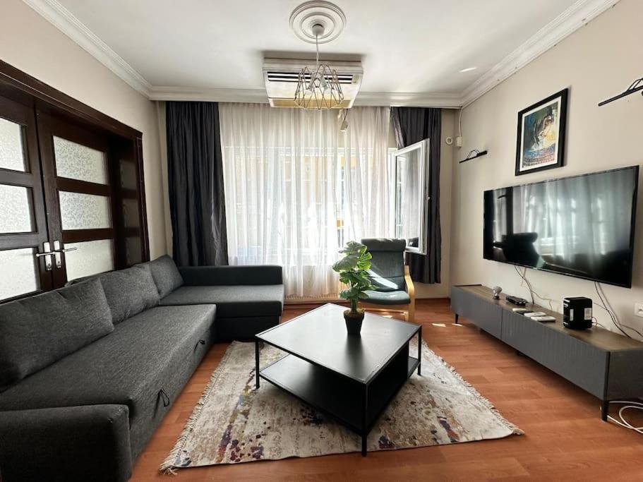New Comfy Flat, 4br, 4acs, Taksim Apartment