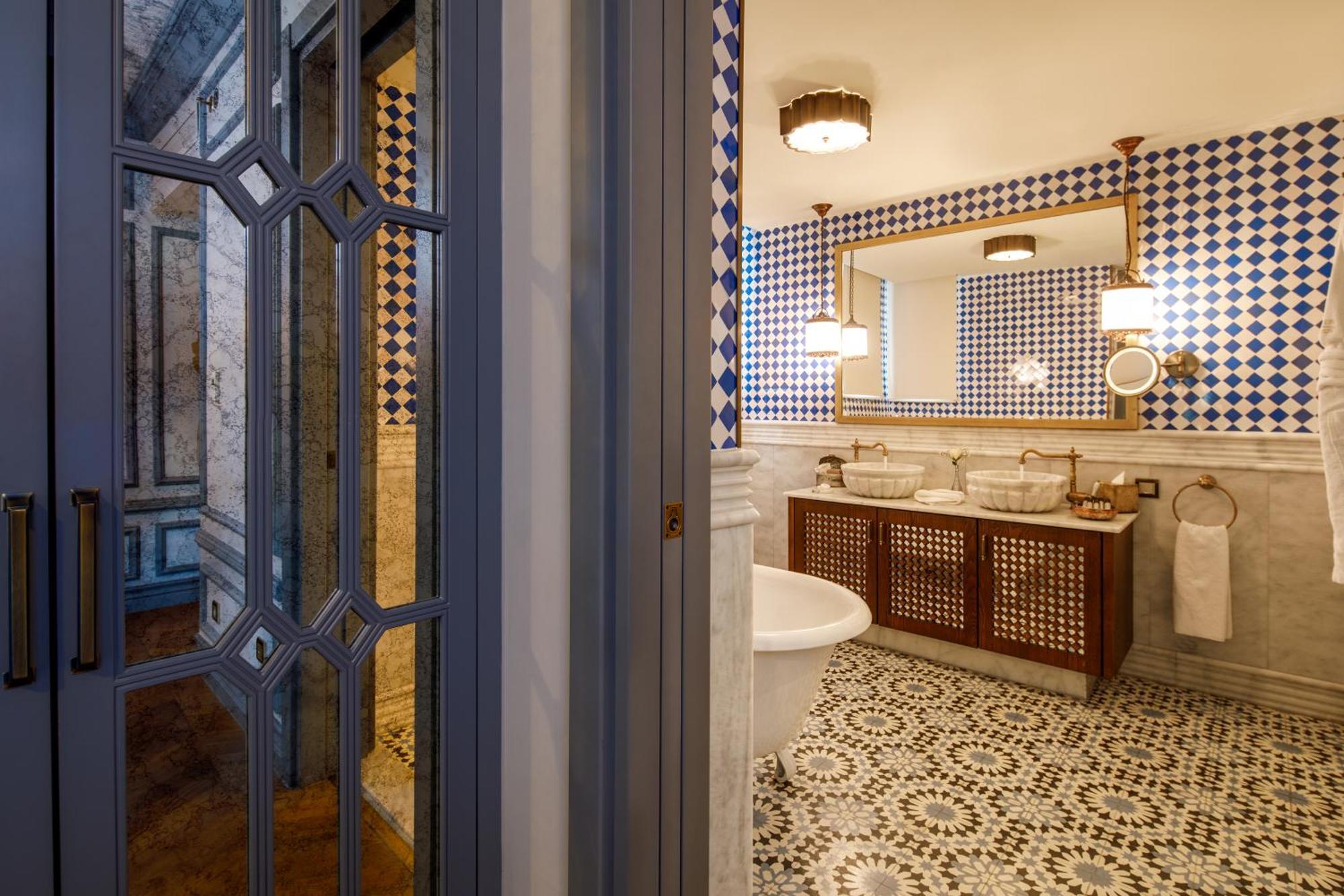 Hagia Sofia Mansions Istanbul, Curio Collection By Hilton Hotel 5*