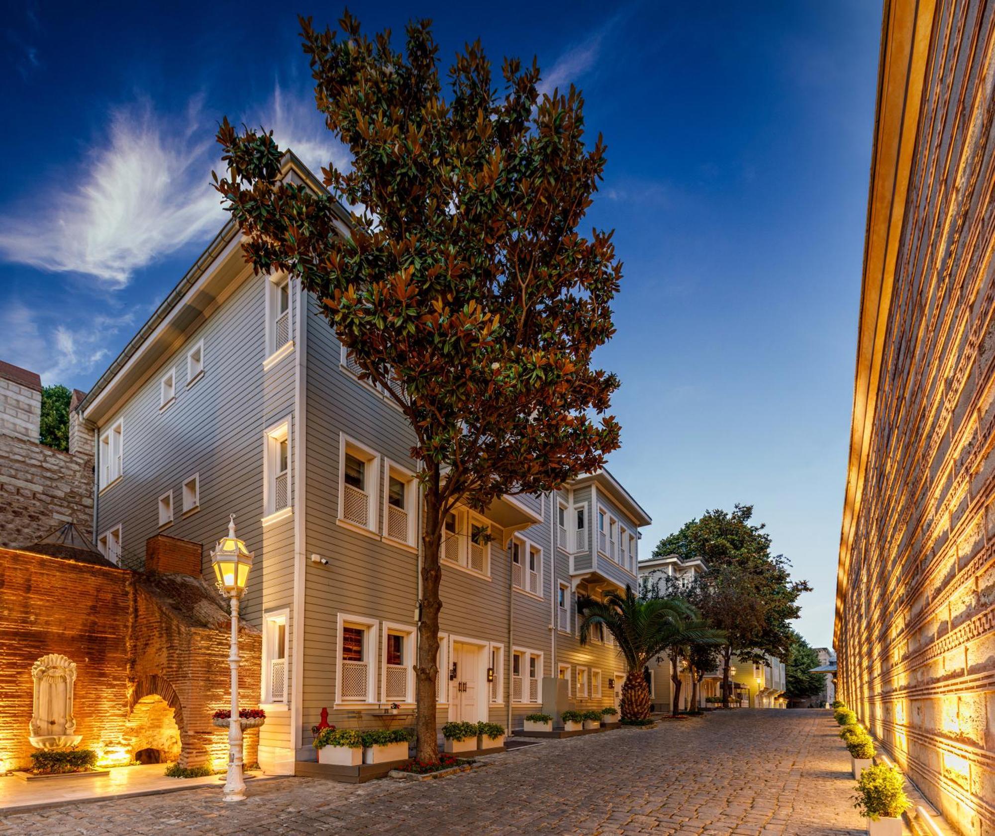 Hagia Sofia Mansions Istanbul, Curio Collection By Hilton