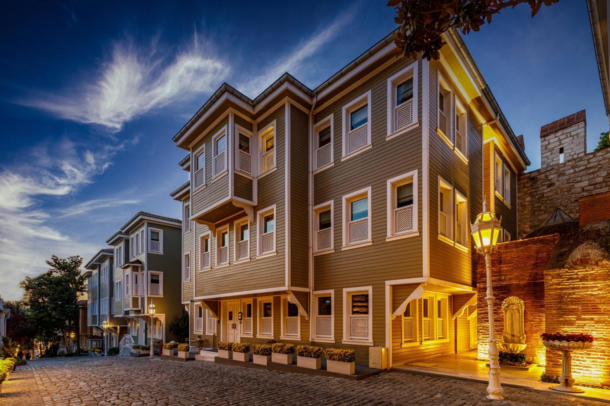 Hagia Sofia Mansions Istanbul, Curio Collection By Hilton Hotel Istanbul