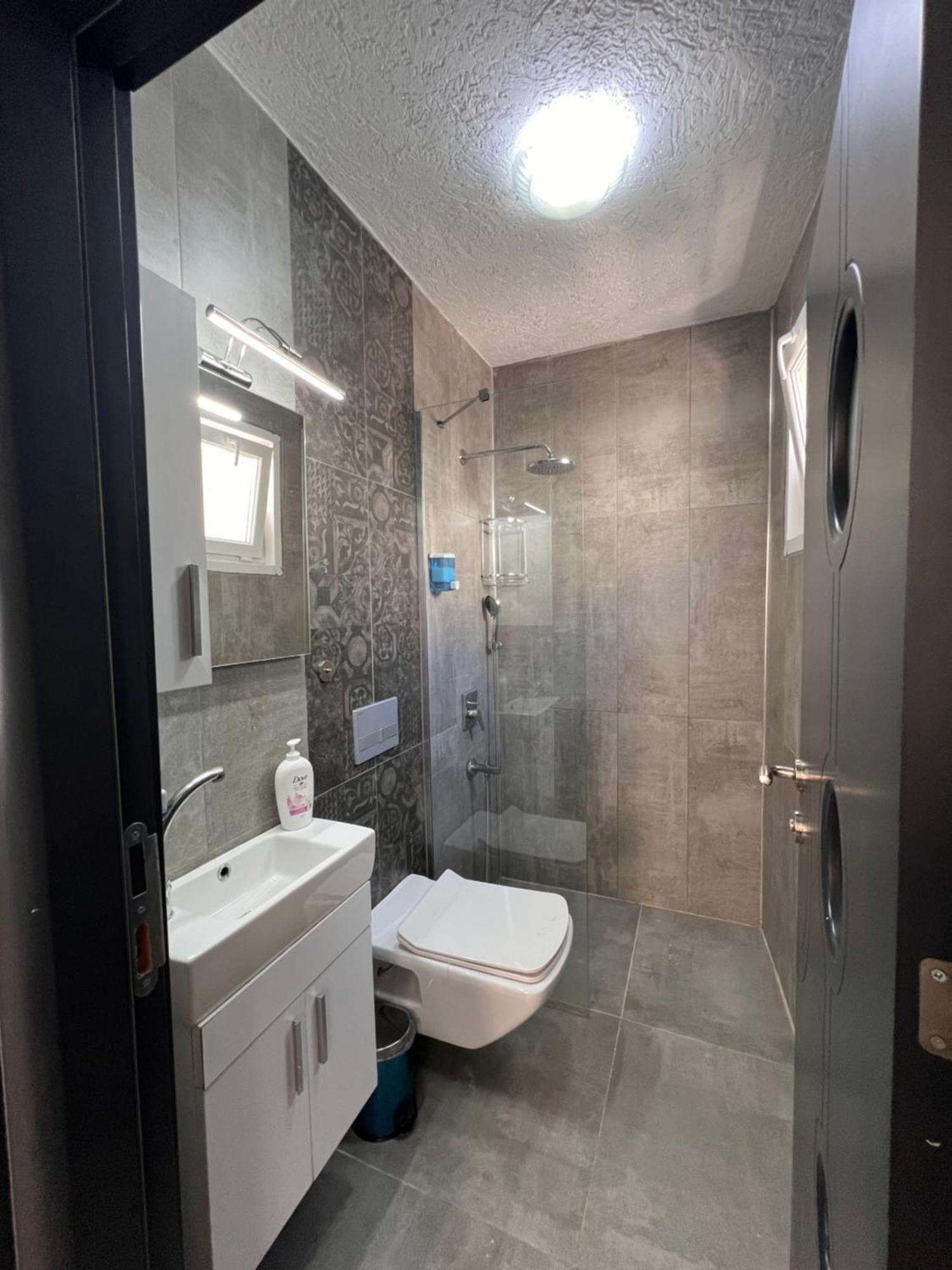 Galata Hotel *