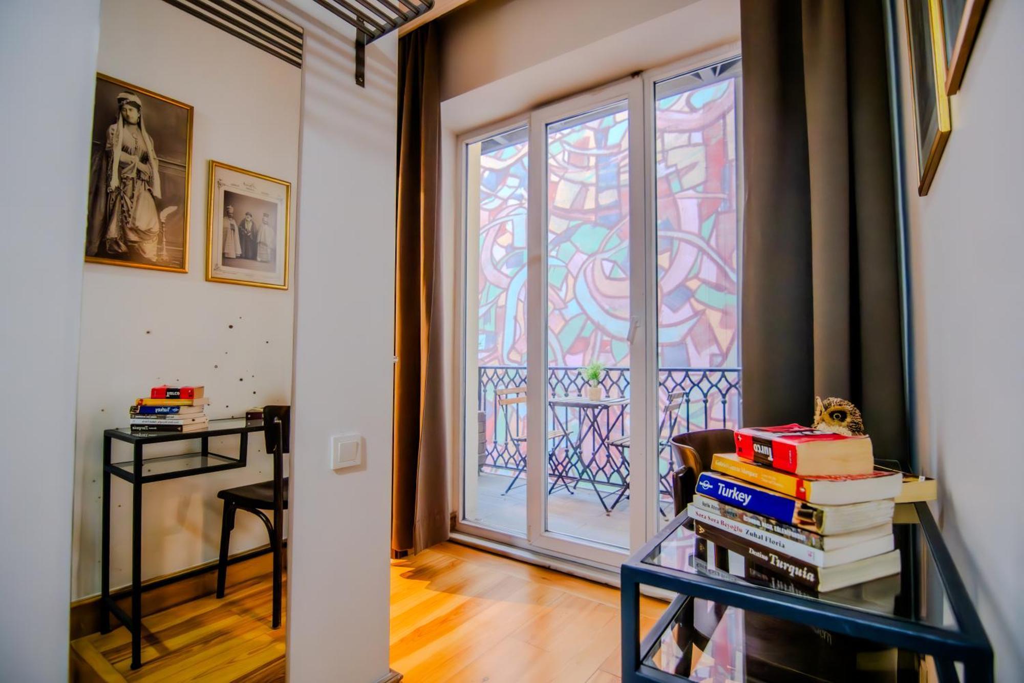 Aparthotel No11 & 4*